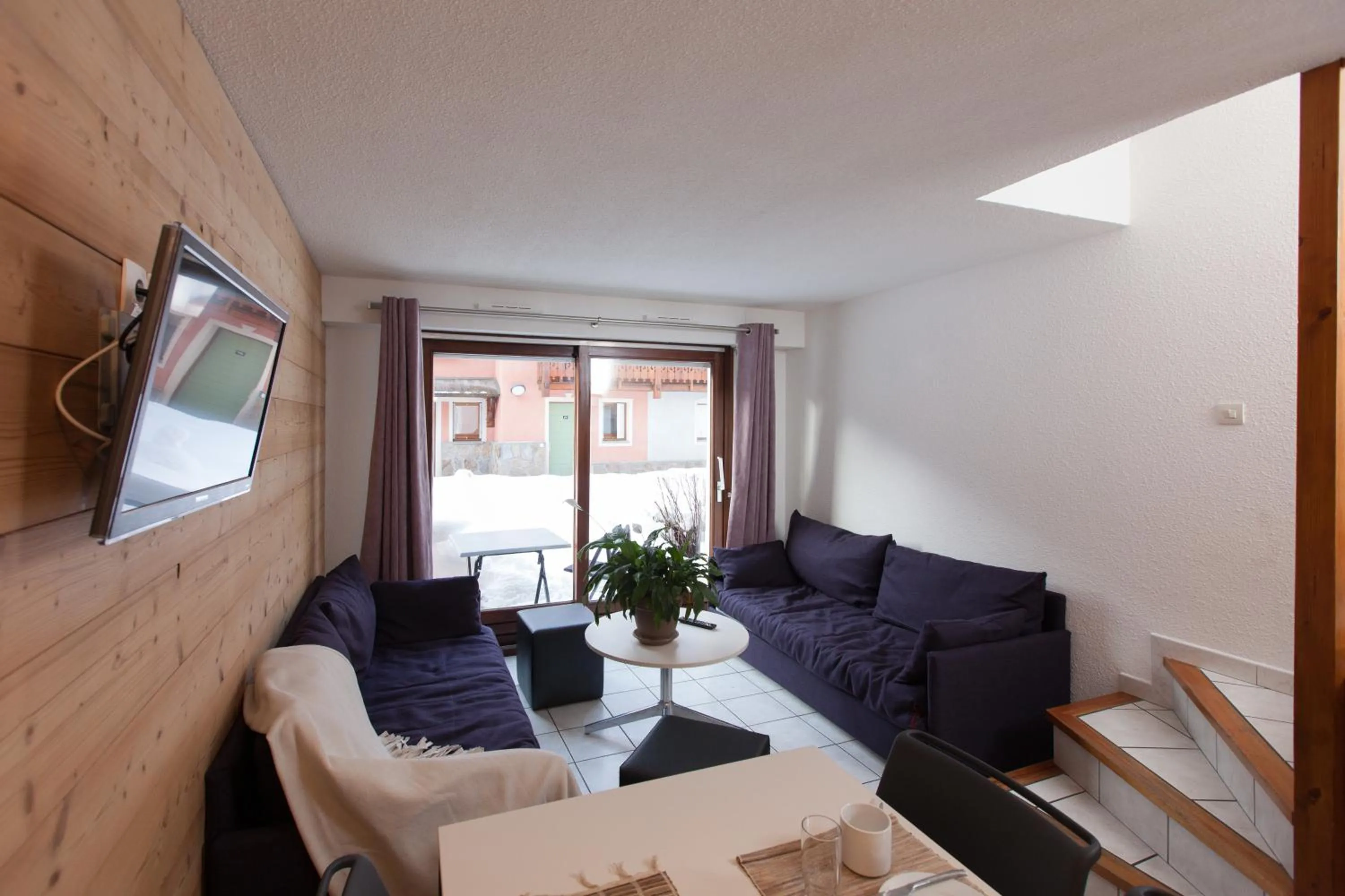 Living room in Chalets Jardin Alpin by Mountain Collection Immobilier