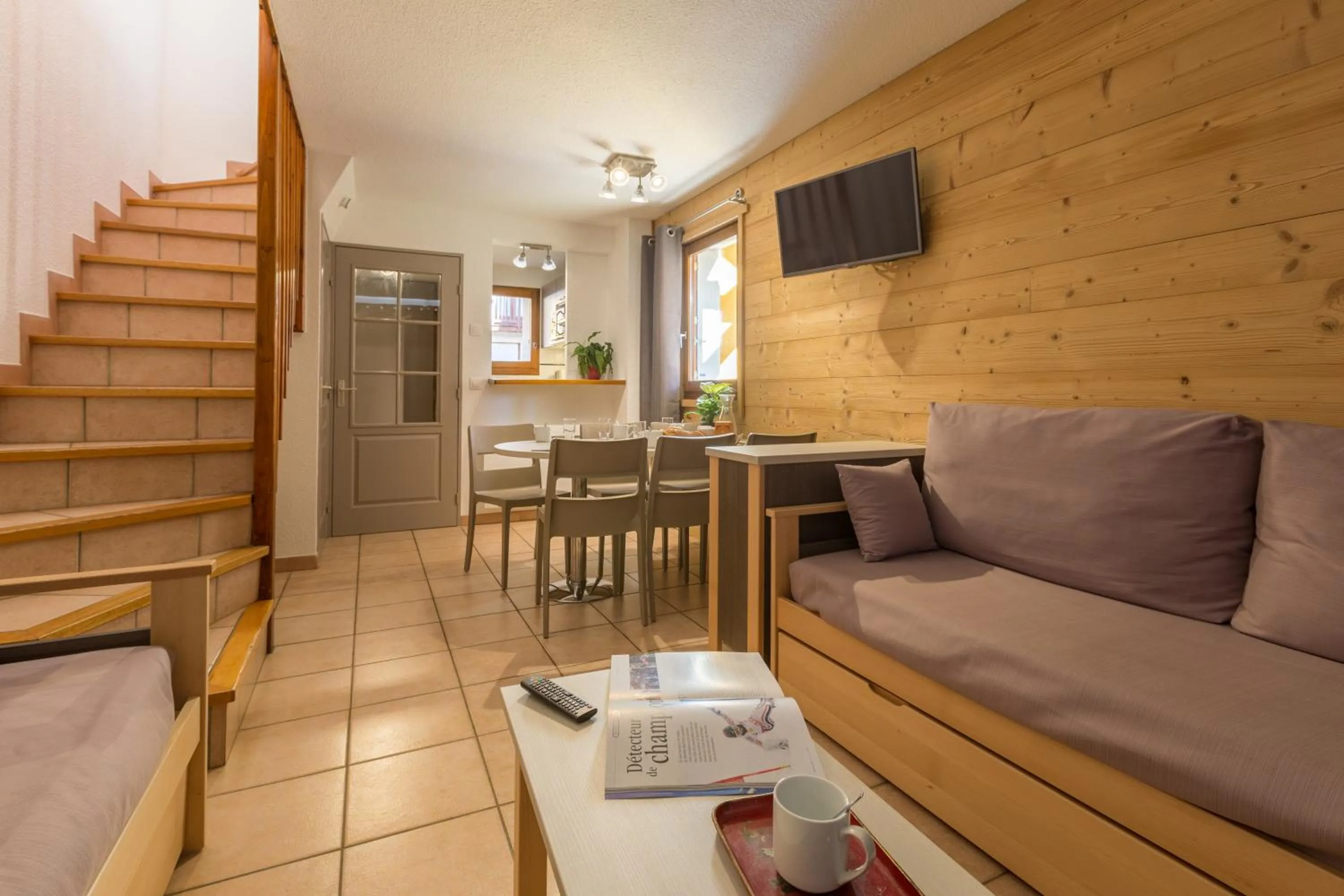 Living room in Chalets Jardin Alpin by Mountain Collection Immobilier