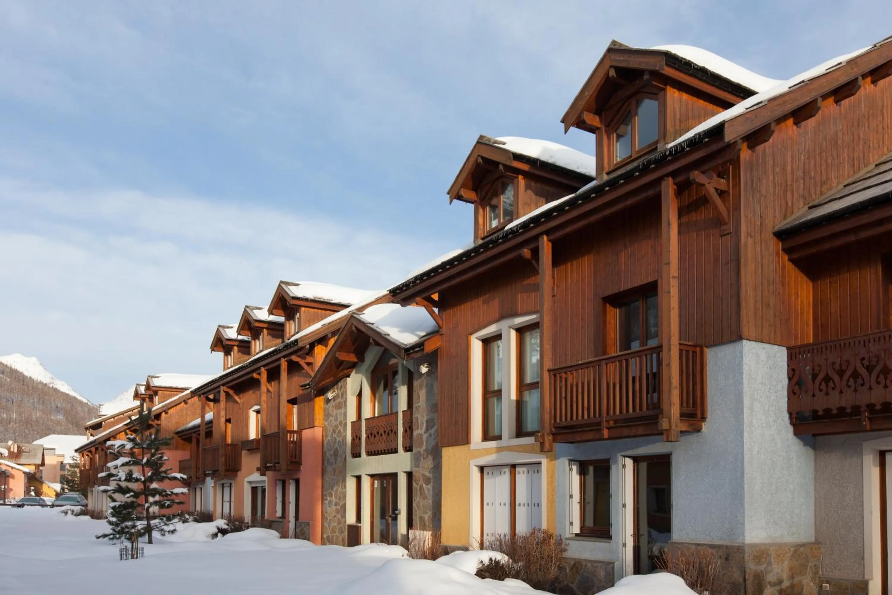Facade/entrance in Chalets Jardin Alpin by Mountain Collection Immobilier