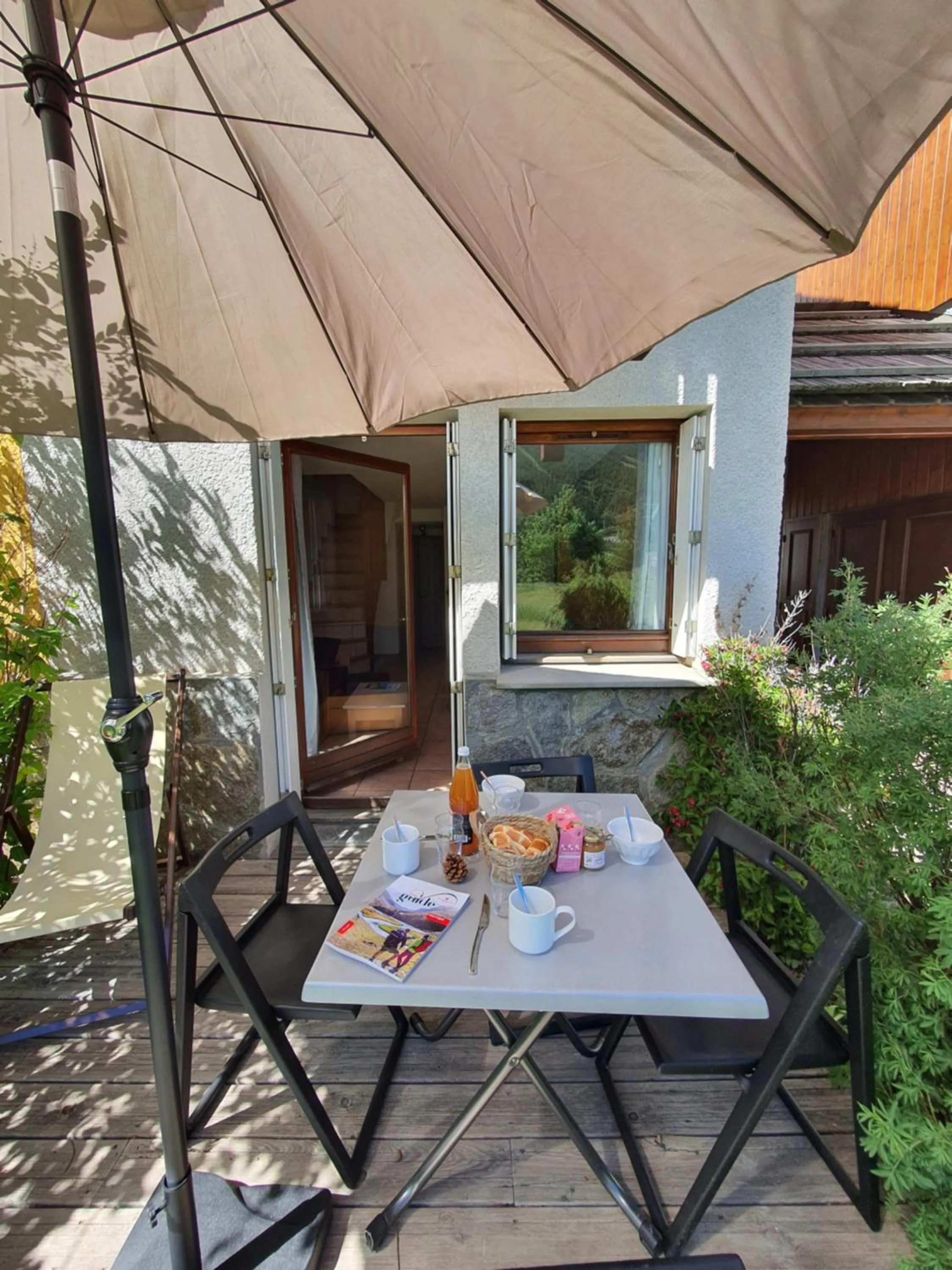 Garden in Chalets Jardin Alpin by Mountain Collection Immobilier