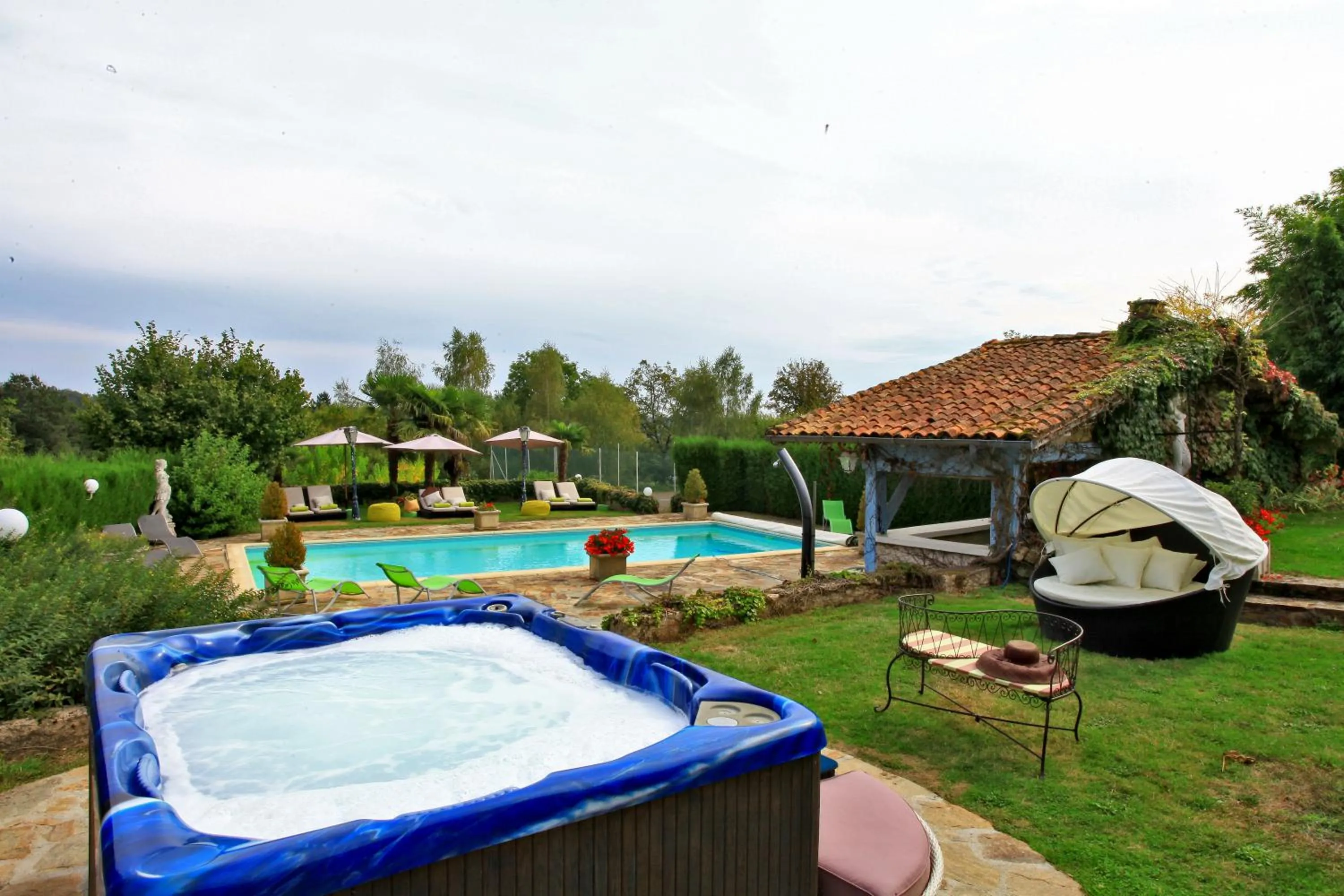 Logis Hôtel Hostellerie Saint-Jacques