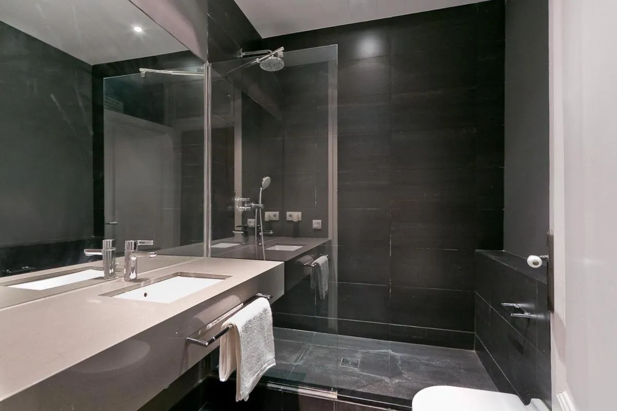 Bathroom in Bcn Paseo De Gracia Rocamora Apartment