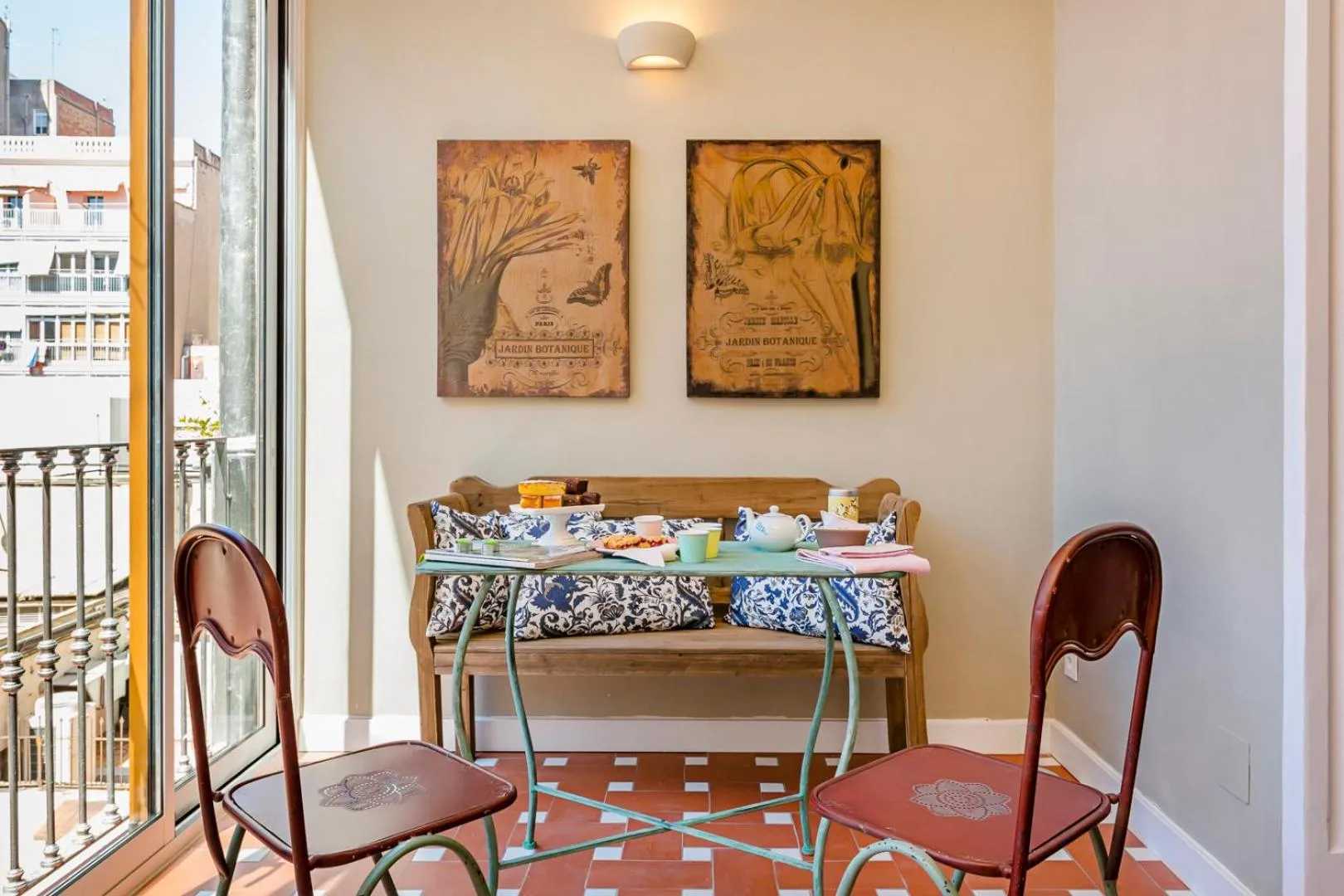 Seating area in Bcn Paseo De Gracia Rocamora Apartment