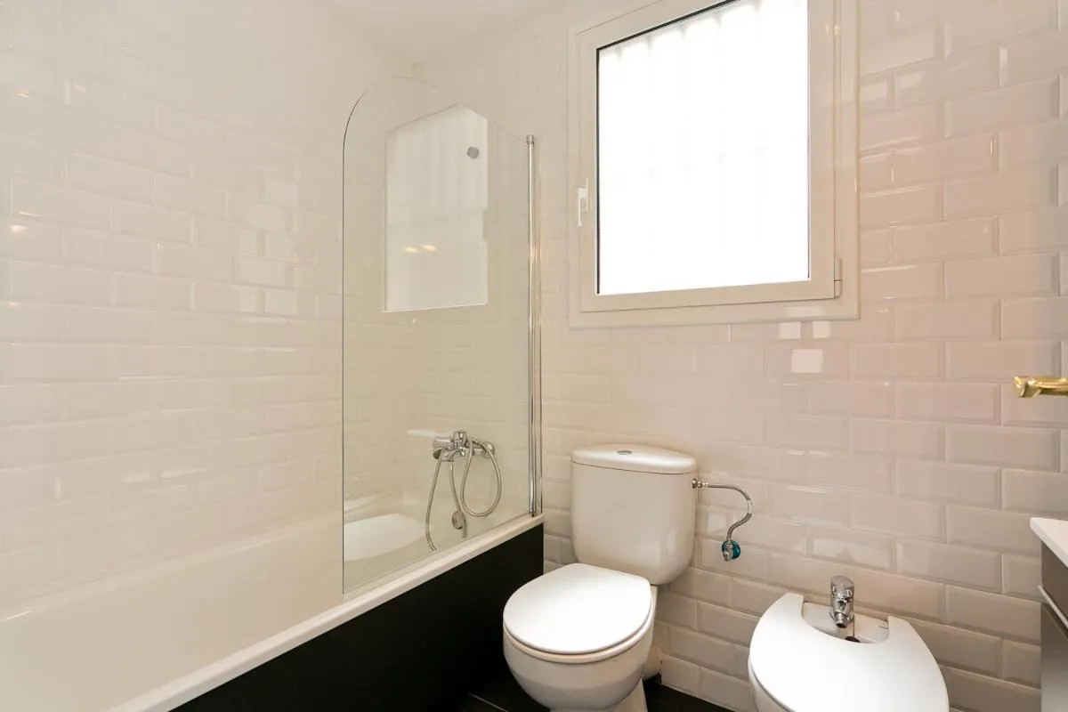 Bathroom in Bcn Paseo De Gracia Rocamora Apartment