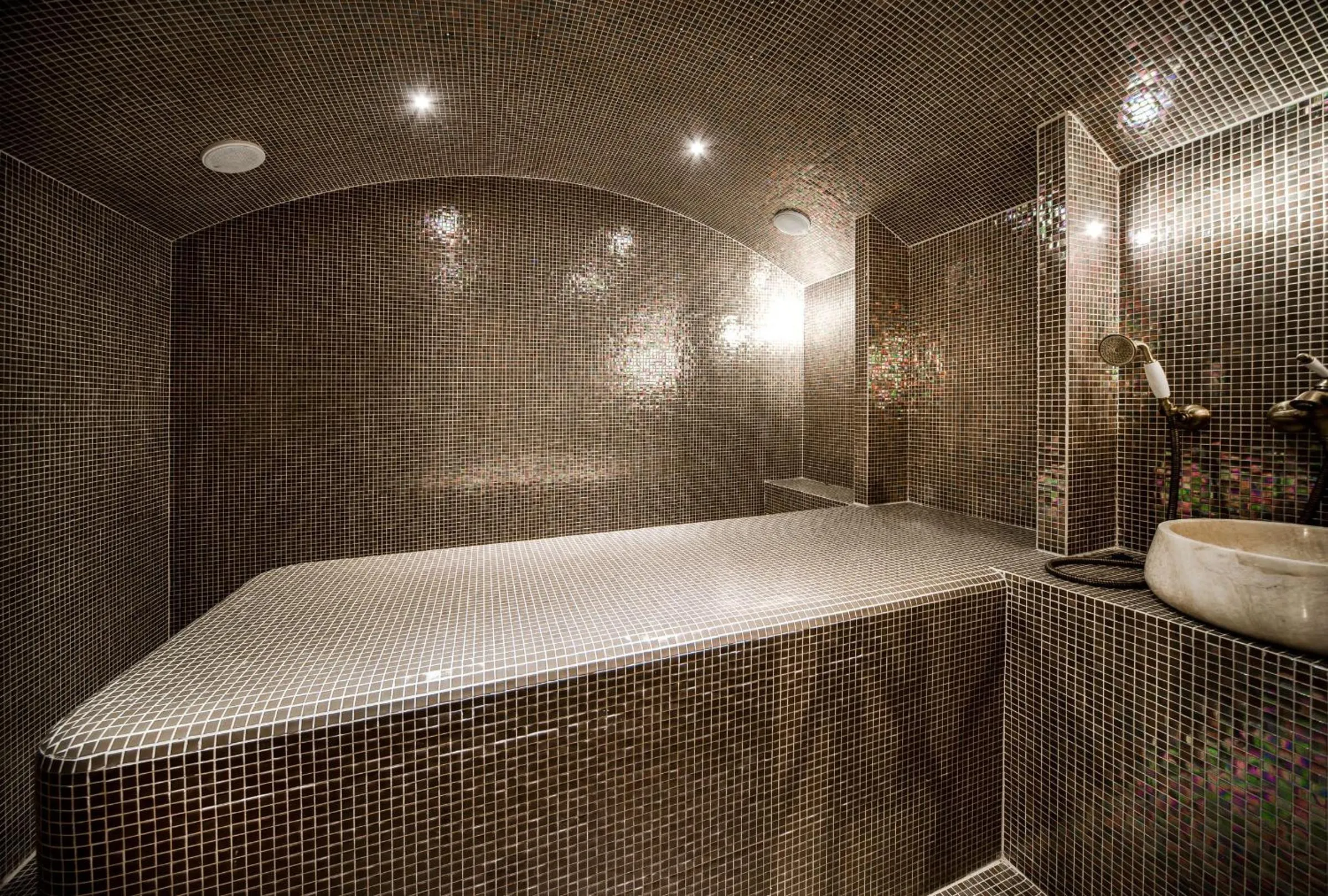 Steam room in Jonathan Spa Estate
