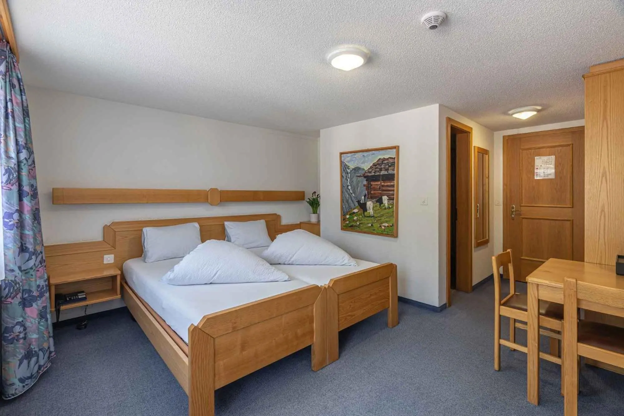 Photo of the whole room, Bed in Aktiv- und Genusshotel Alpenblick