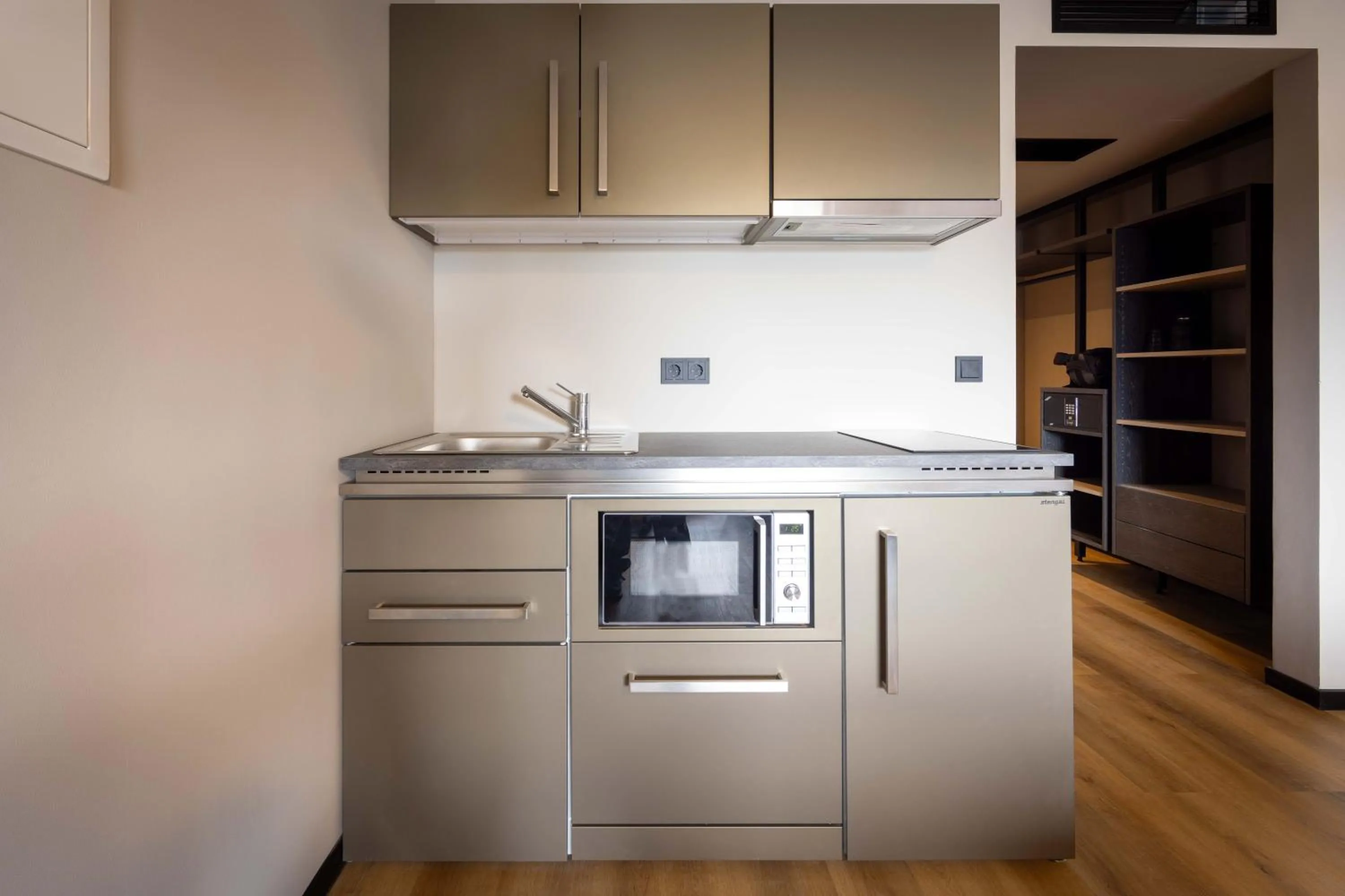 Photo of the whole room in ibis Styles Aalen