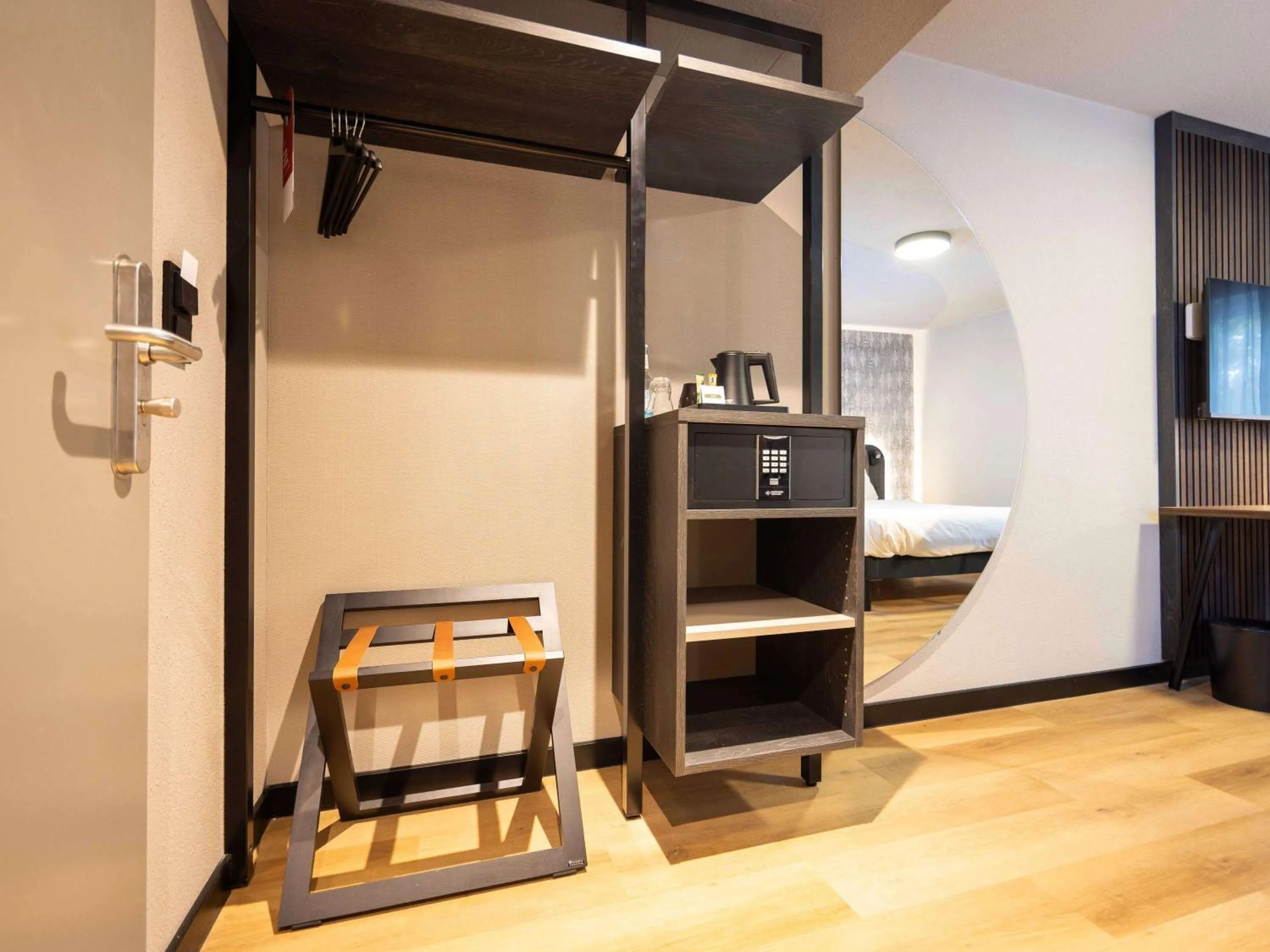 Bedroom, Bed in ibis Styles Aalen