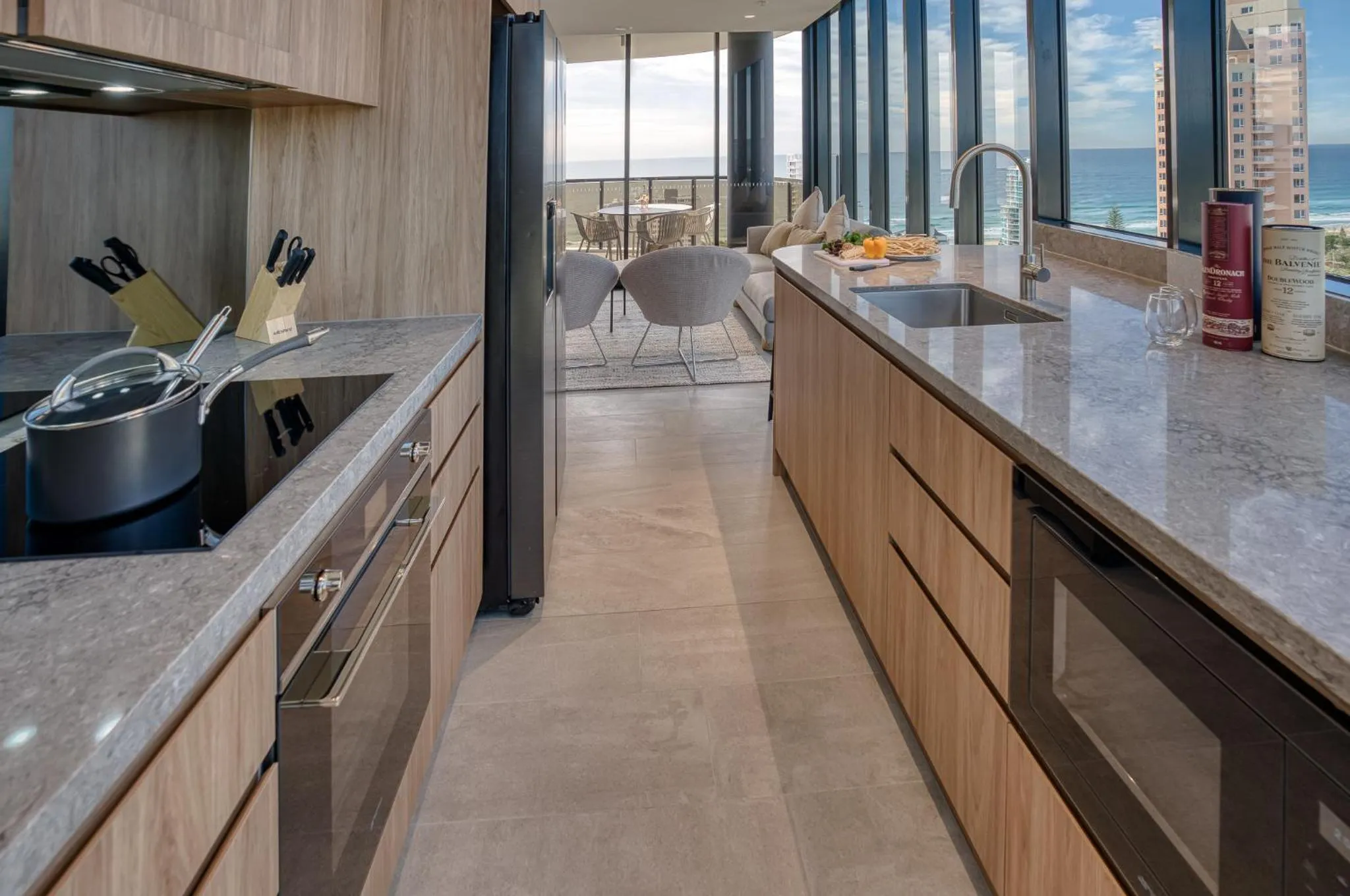 Kitchen or kitchenette in Encore Broadbeach - Official