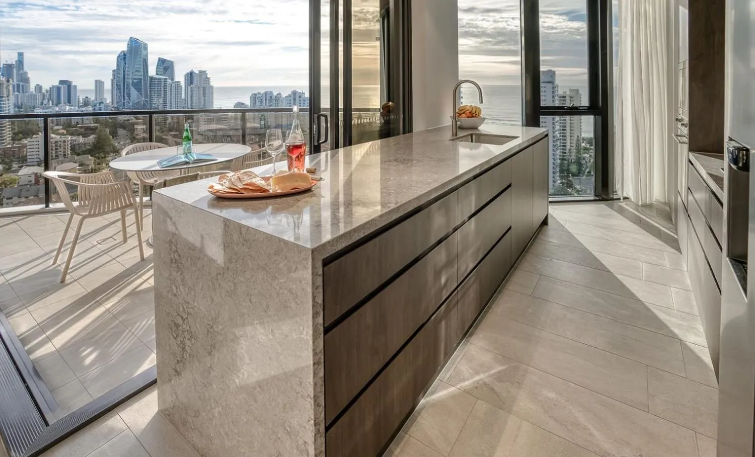 Kitchen or kitchenette in Encore Broadbeach - Official