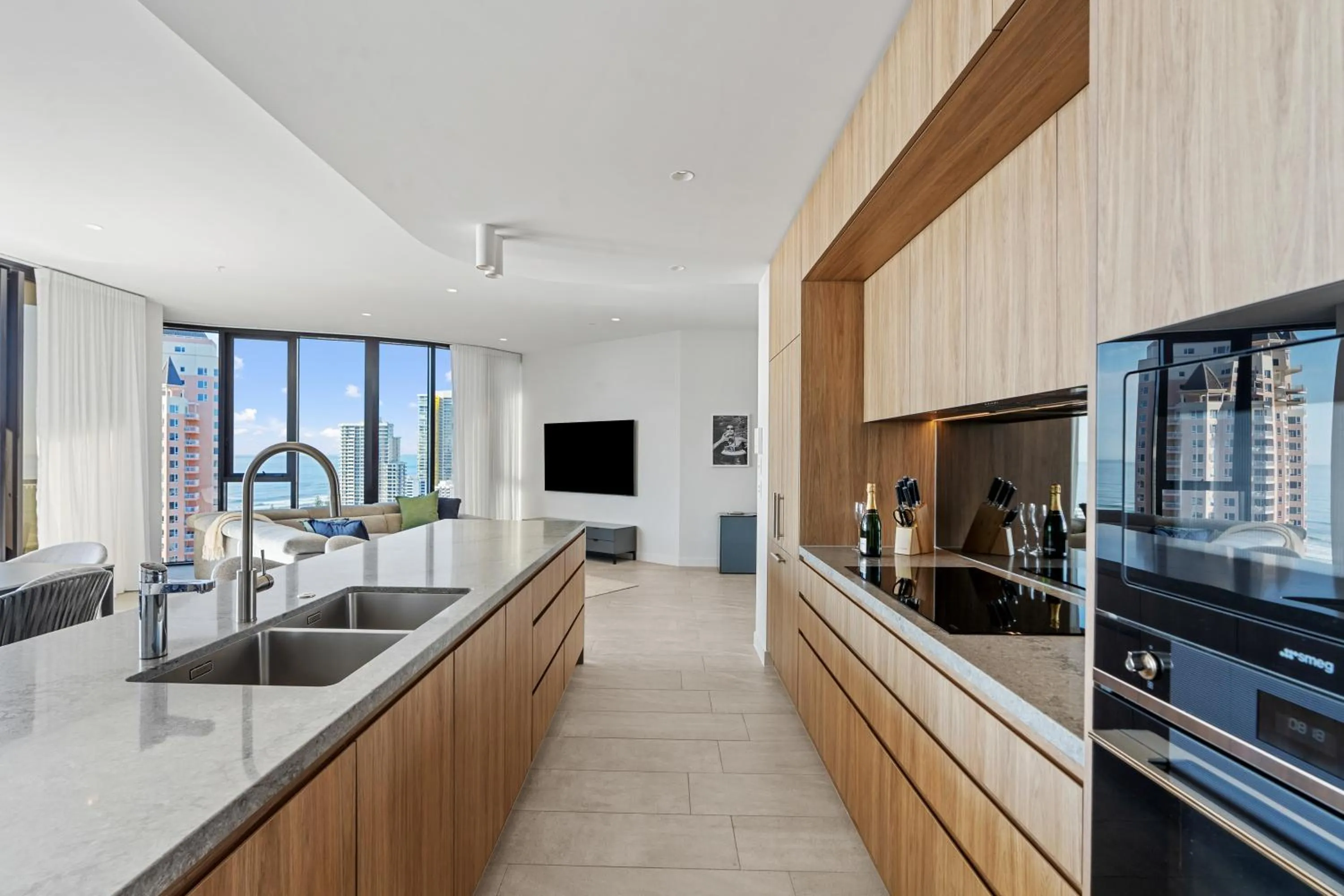 Encore Broadbeach - Official