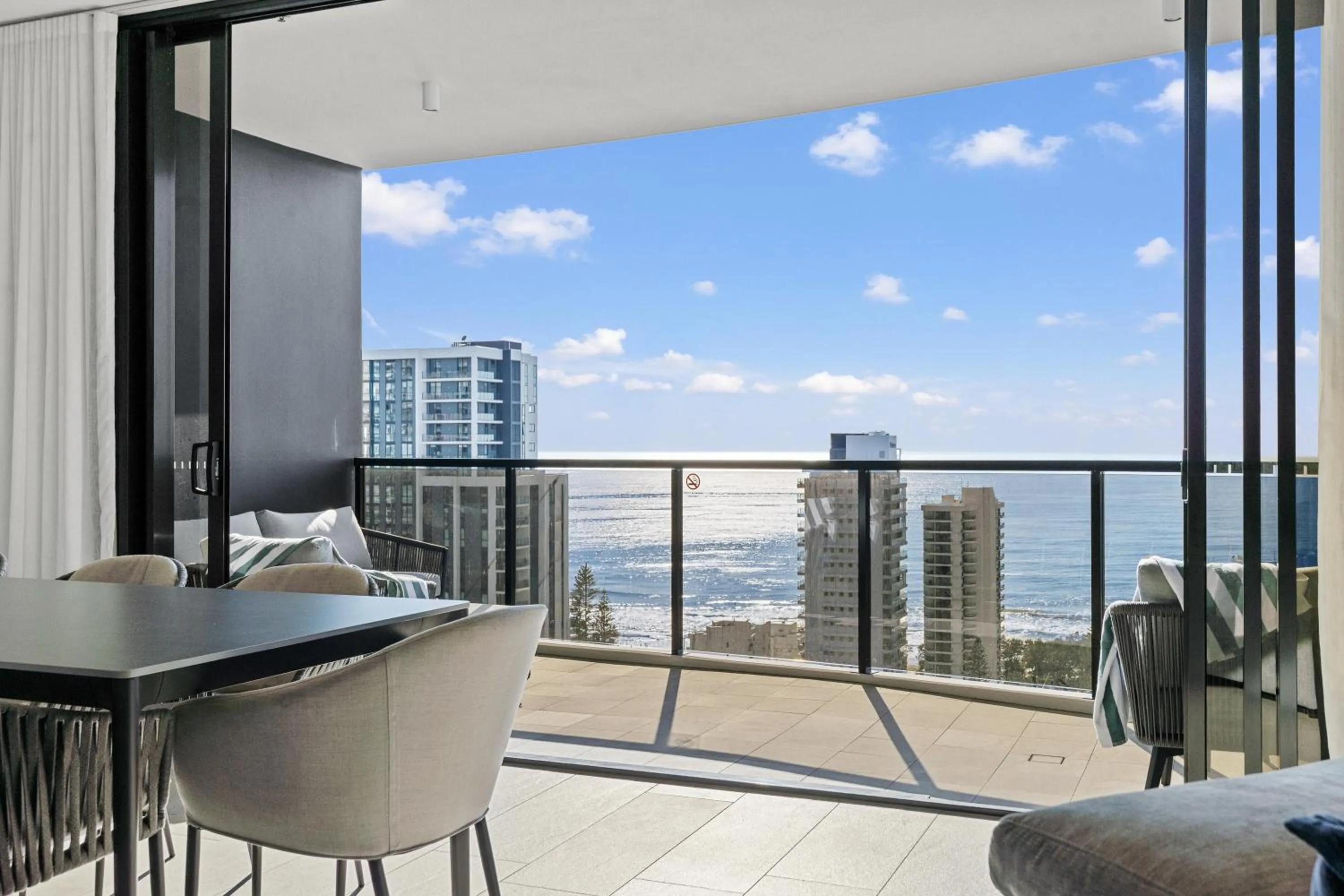 Encore Broadbeach - Official