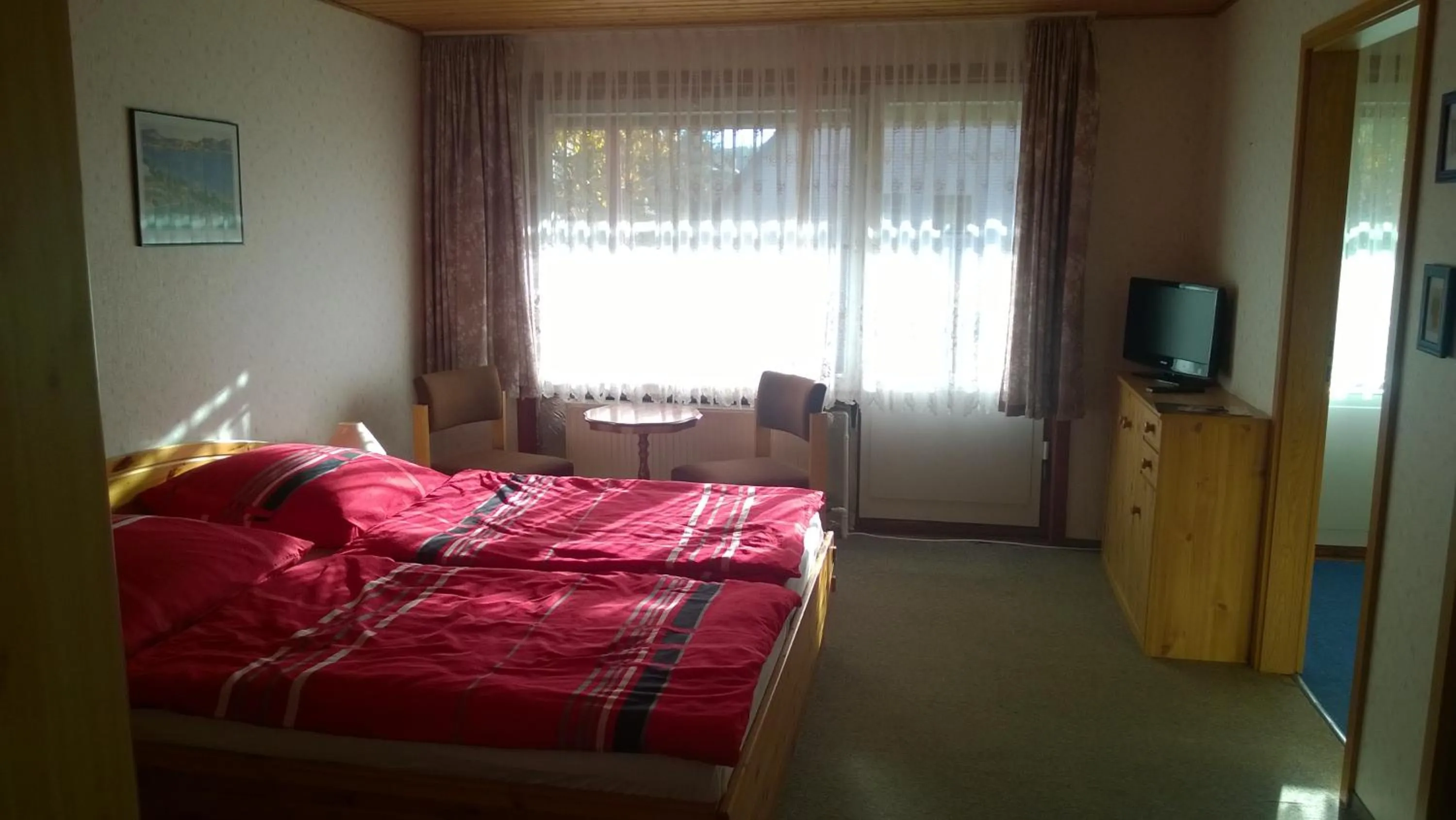 Photo of the whole room, Bed in Wiedaer Hütte
