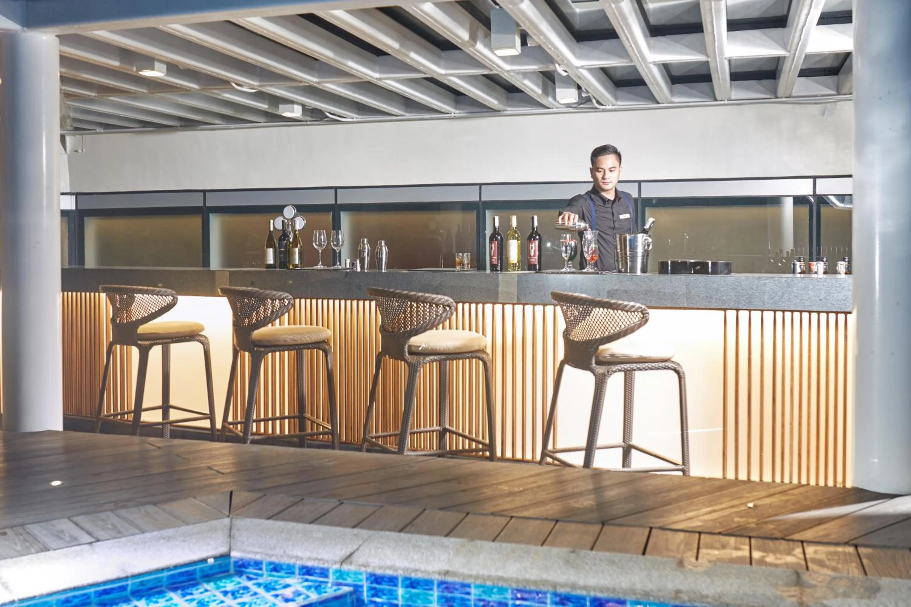 Lounge or bar in Kingsford Hotel Manila Bay