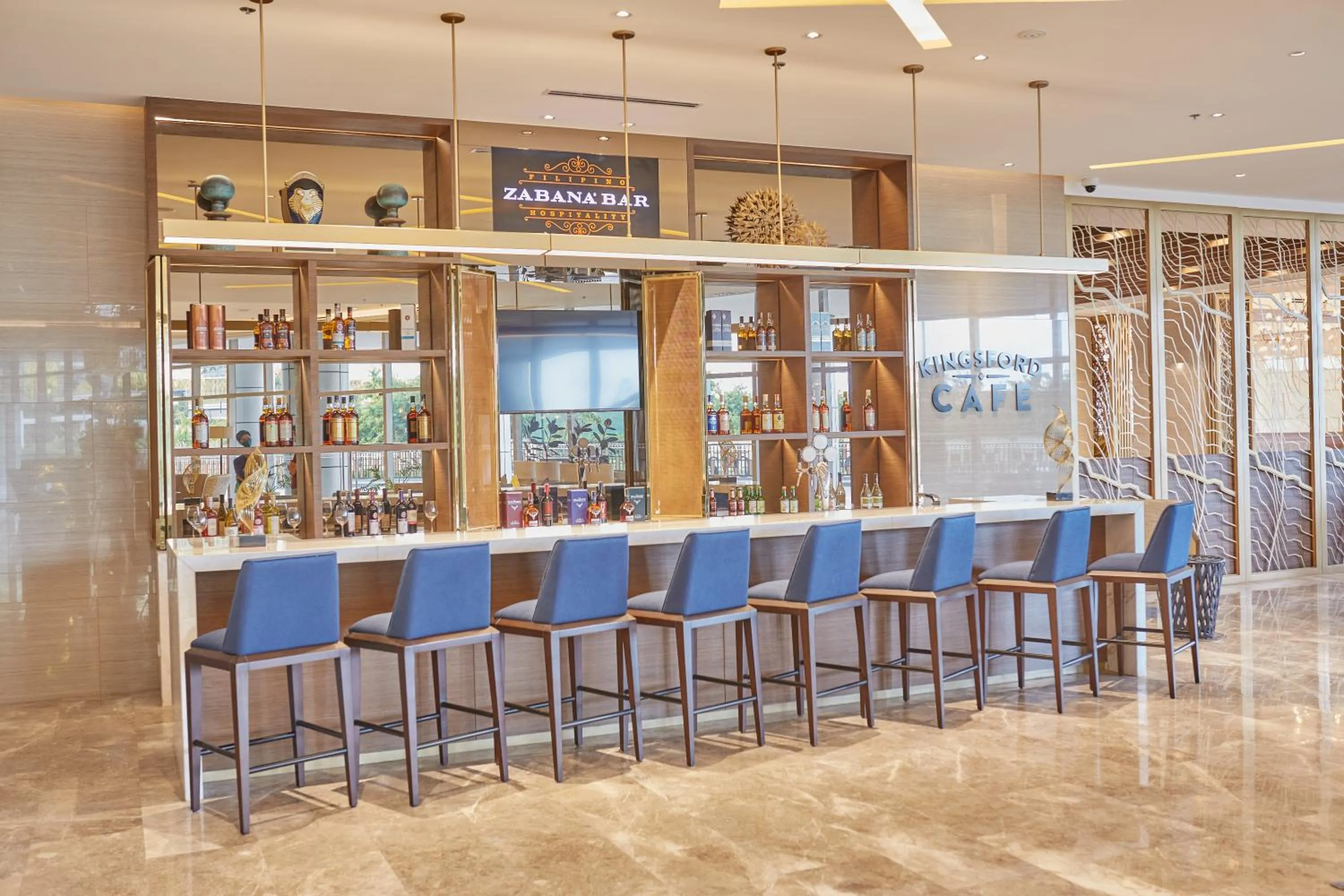 Lounge or bar in Kingsford Hotel Manila Bay