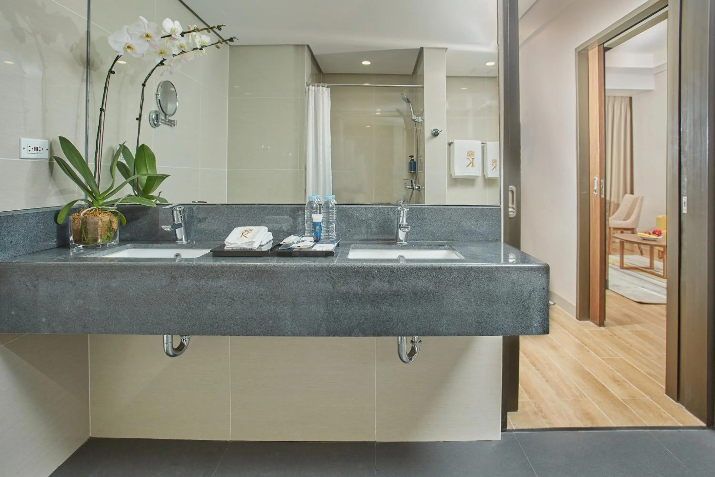 Bathroom in Kingsford Hotel Manila Bay