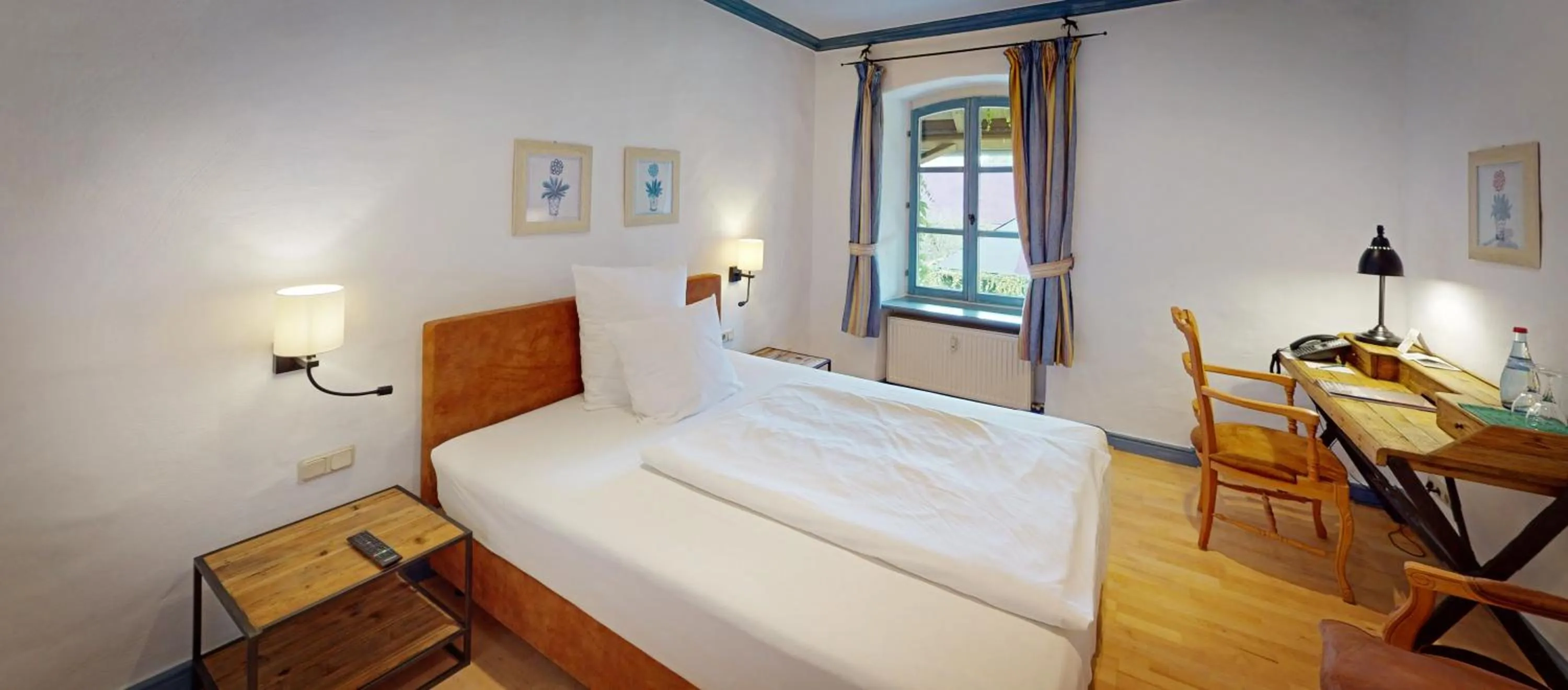 Photo of the whole room, Bed in Der Linslerhof - Hotel, Restaurant, Events & Natur
