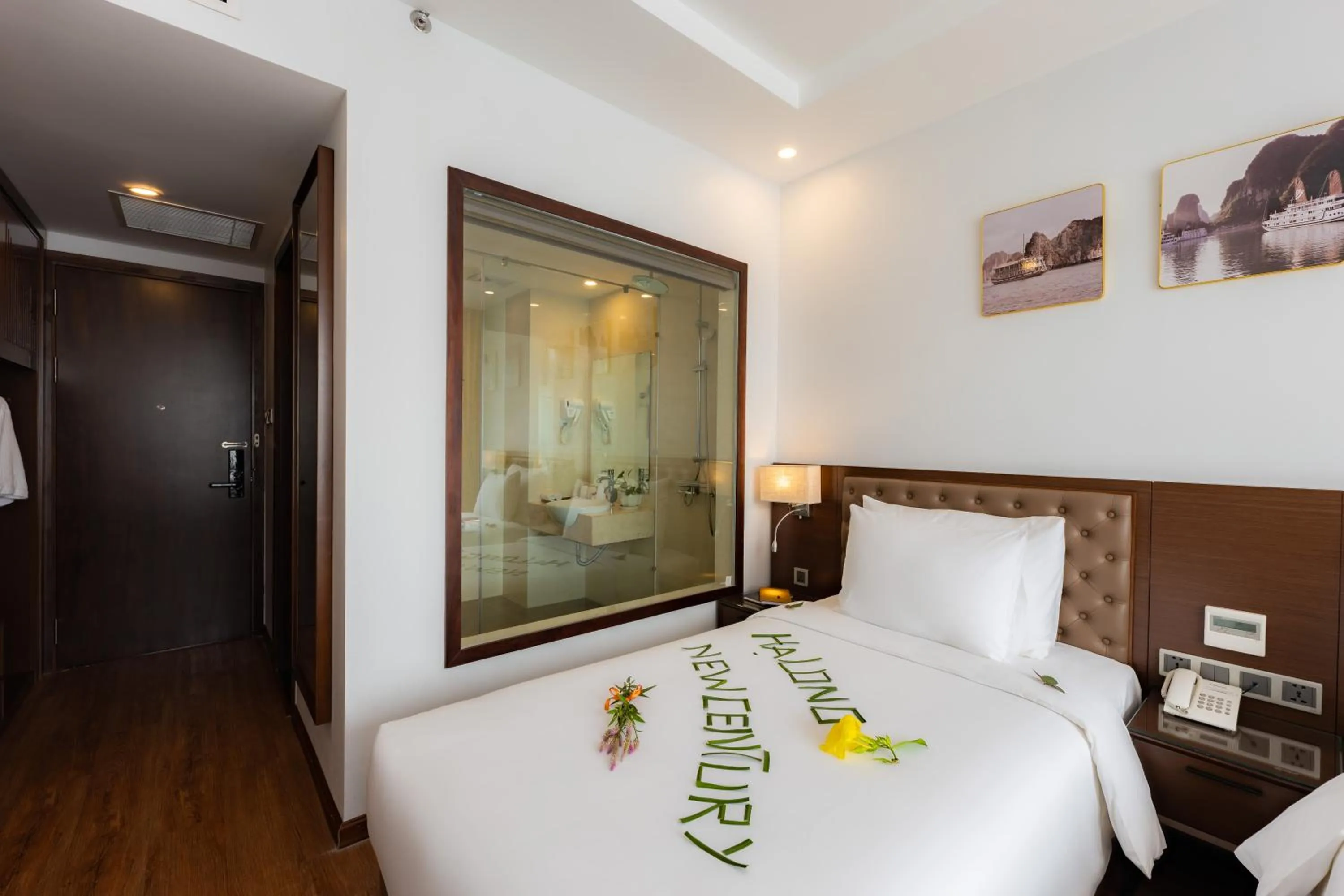 Photo of the whole room, Bed in Hạ Long New Century Hotel