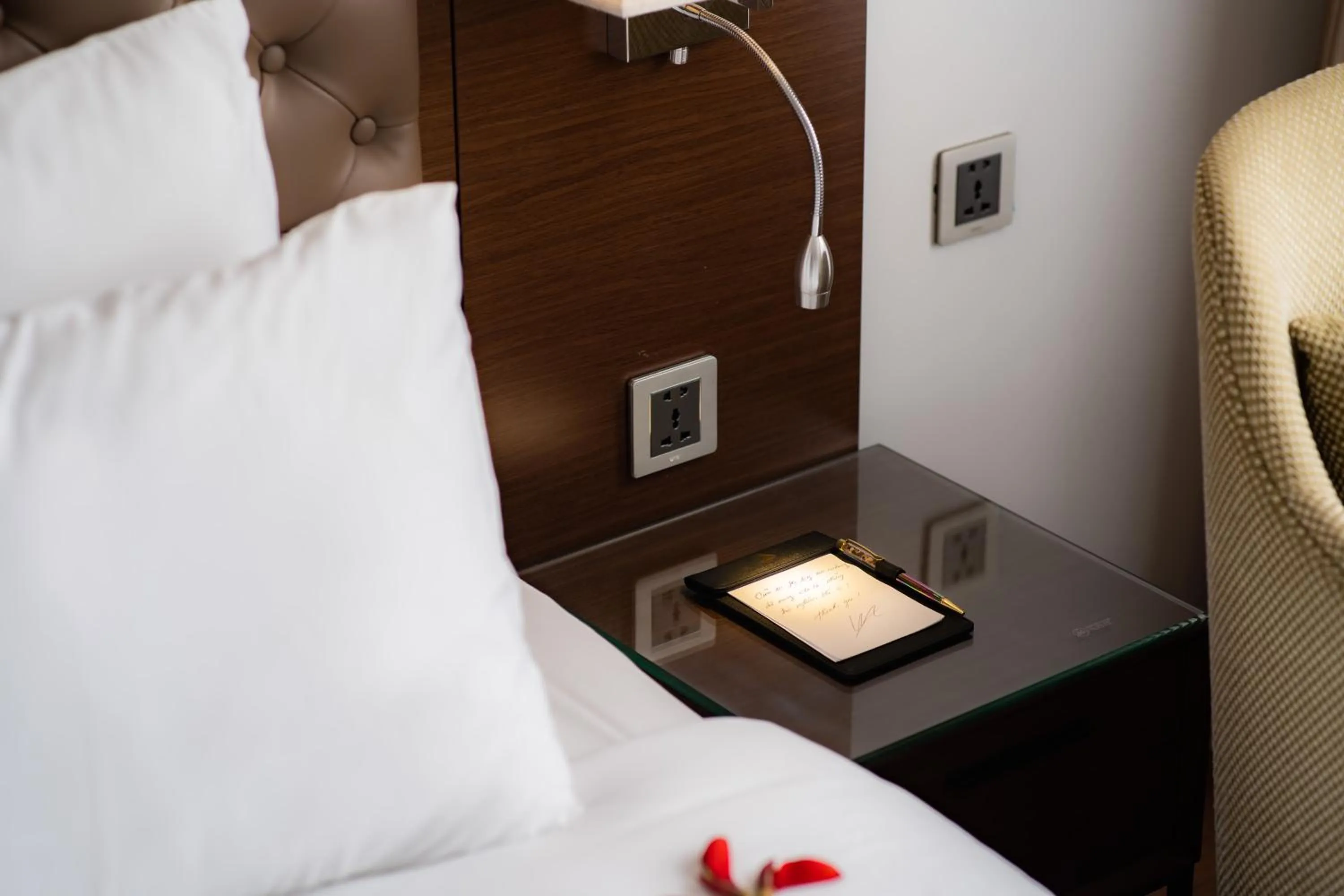 Photo of the whole room, Bed in Hạ Long New Century Hotel