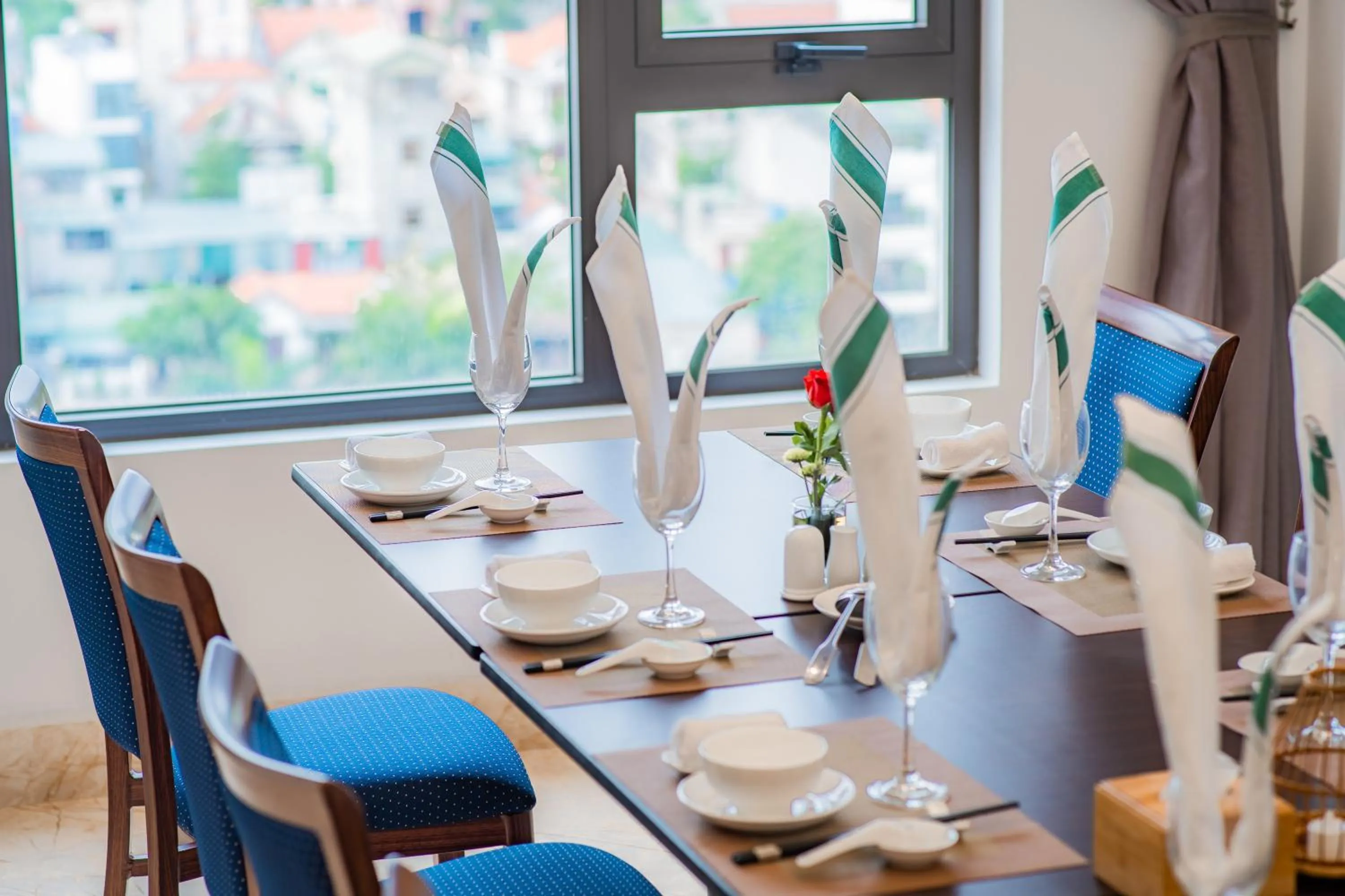 Restaurant/places to eat in Hạ Long New Century Hotel