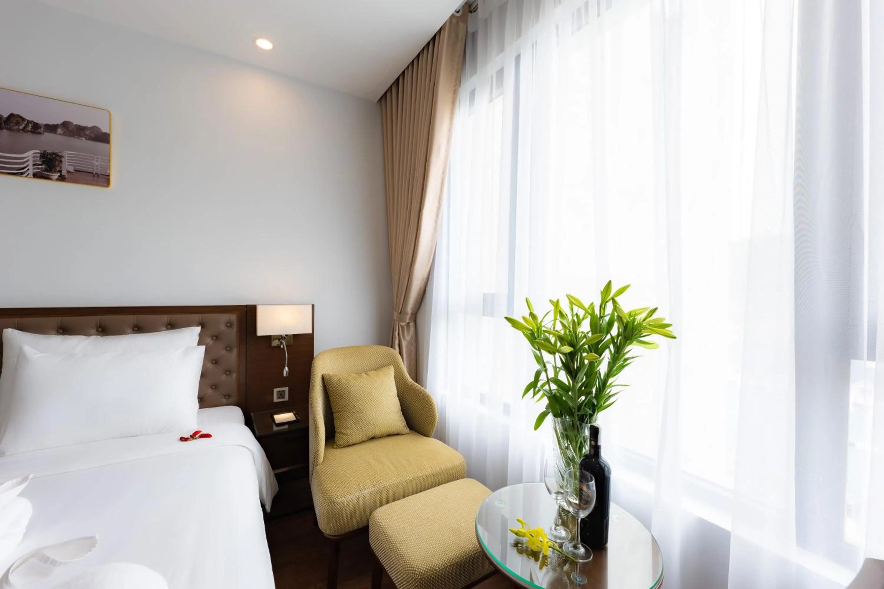 Bedroom, Bed in Hạ Long New Century Hotel