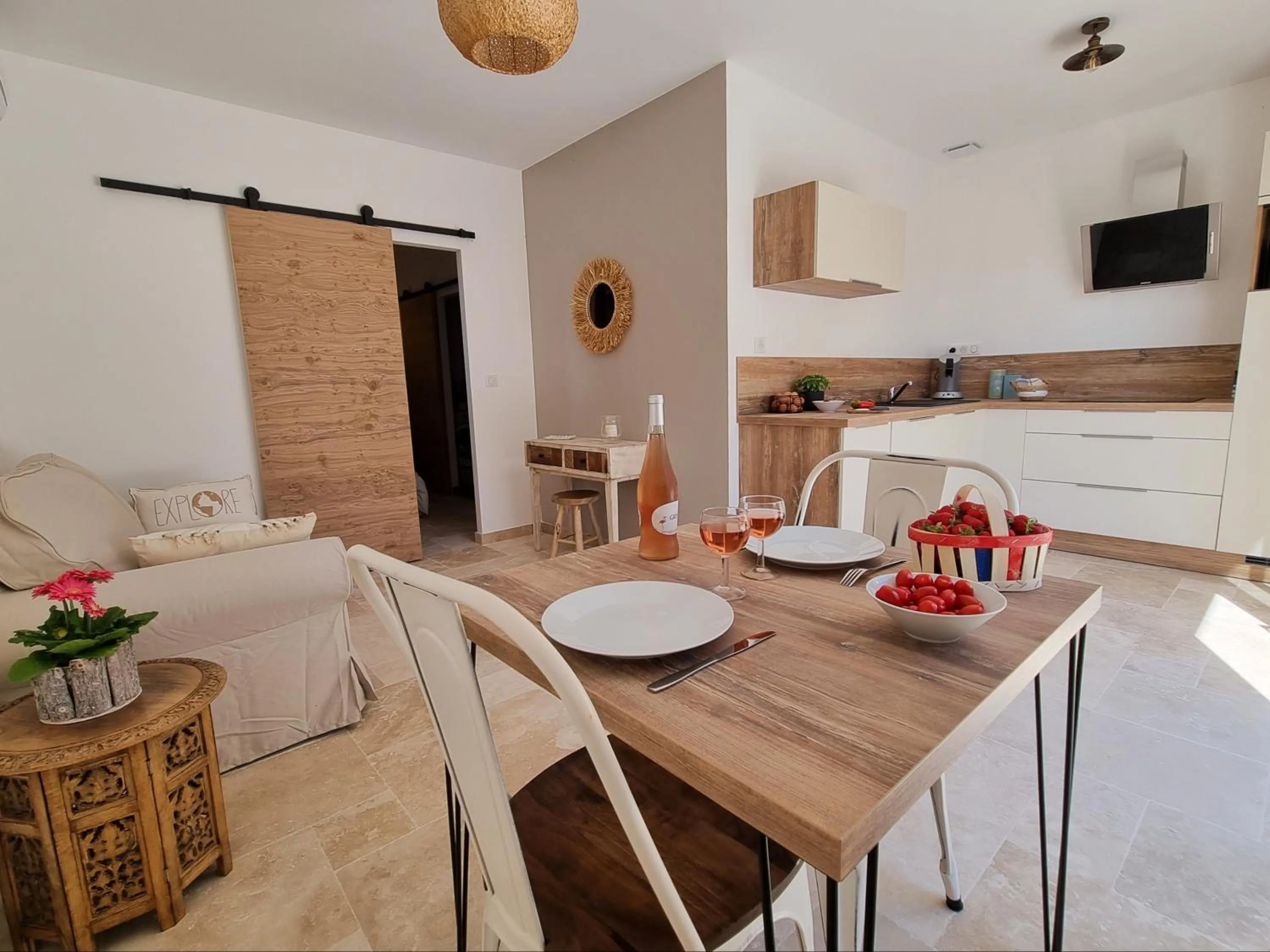 Kitchen or kitchenette in Cosy en Provence - Piscine chauffée de mai à septembre