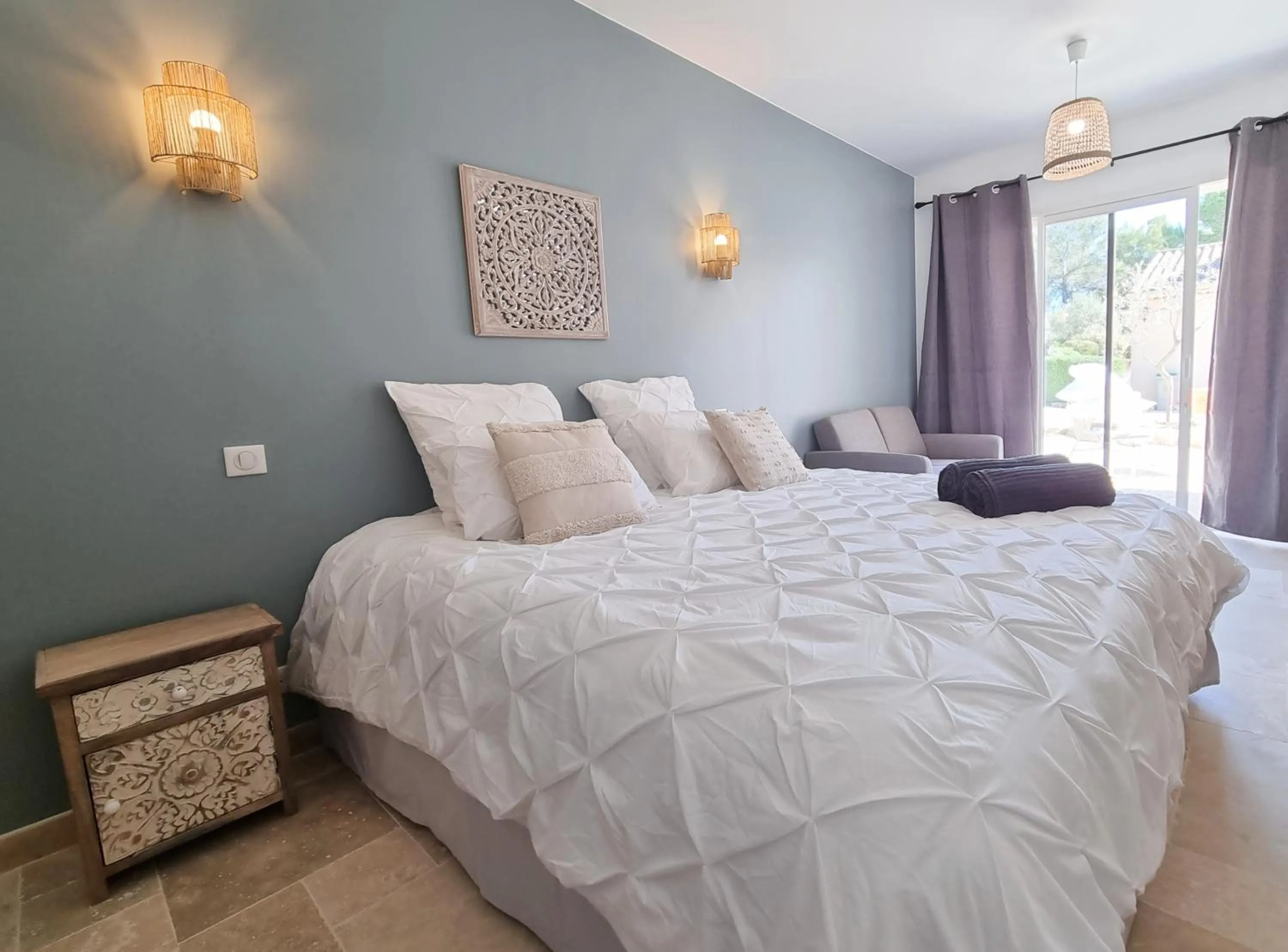 Bed in Cosy en Provence - Piscine chauffée de mai à septembre
