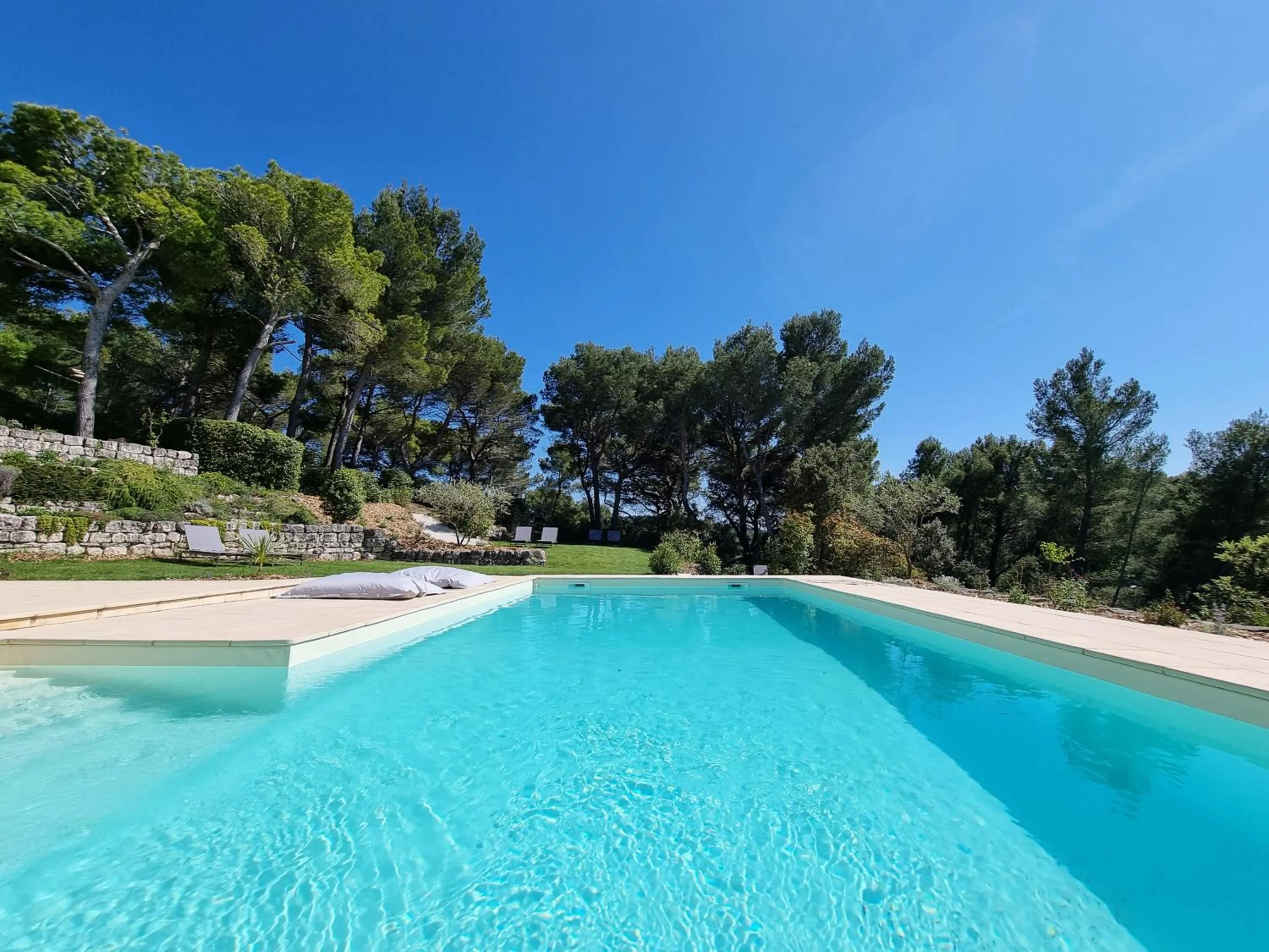 Swimming pool in Cosy en Provence - Piscine chauffée de mai à septembre