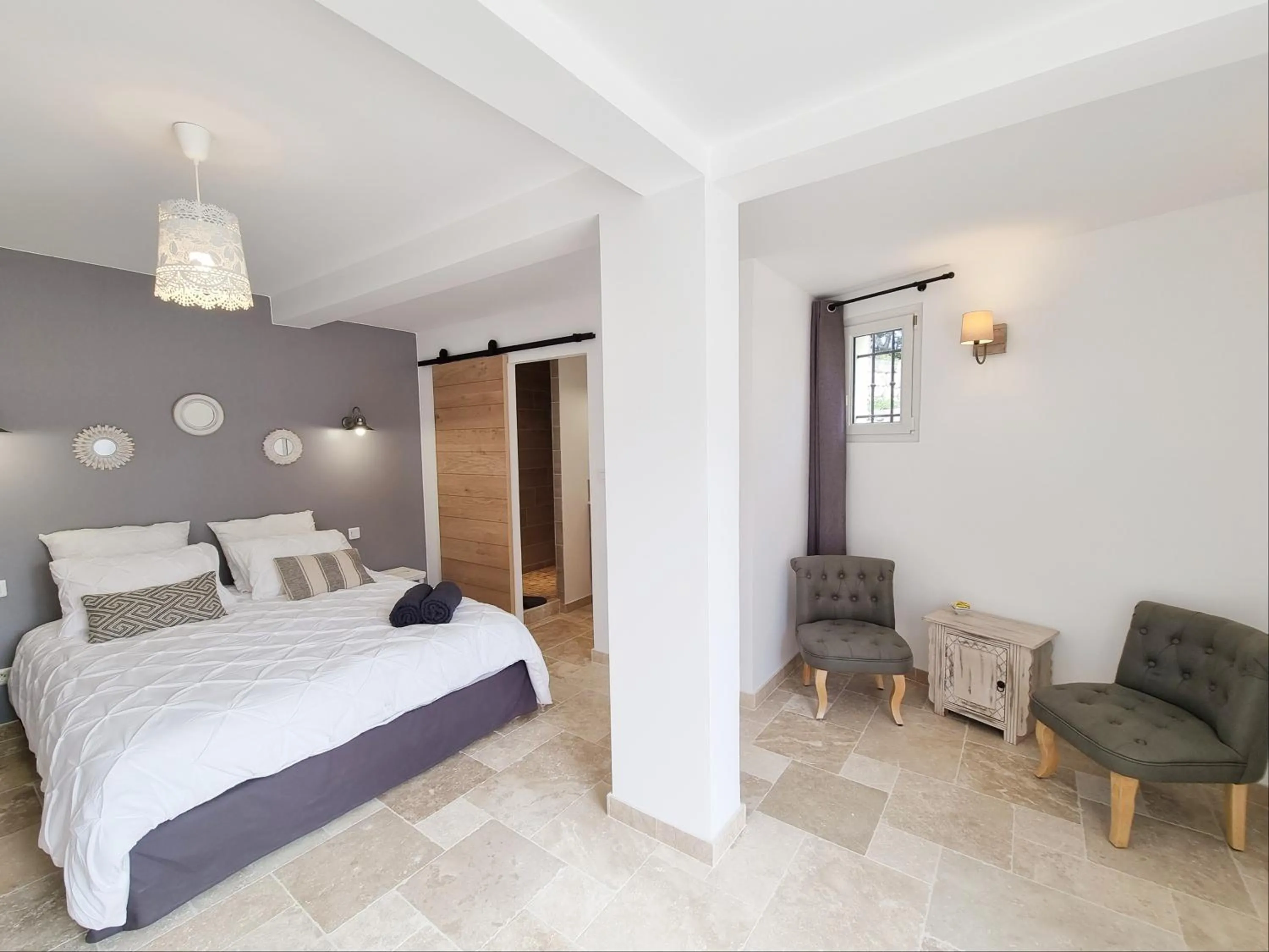 Photo of the whole room, Bed in Cosy en Provence - Piscine chauffée de mai à septembre