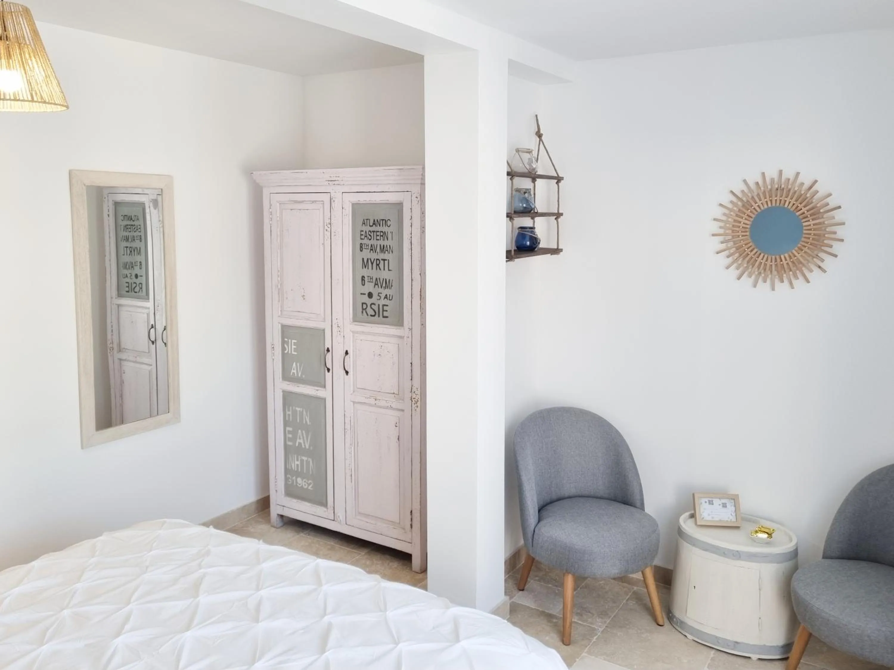 Living room, Bed in Cosy en Provence - Piscine chauffée de mai à septembre