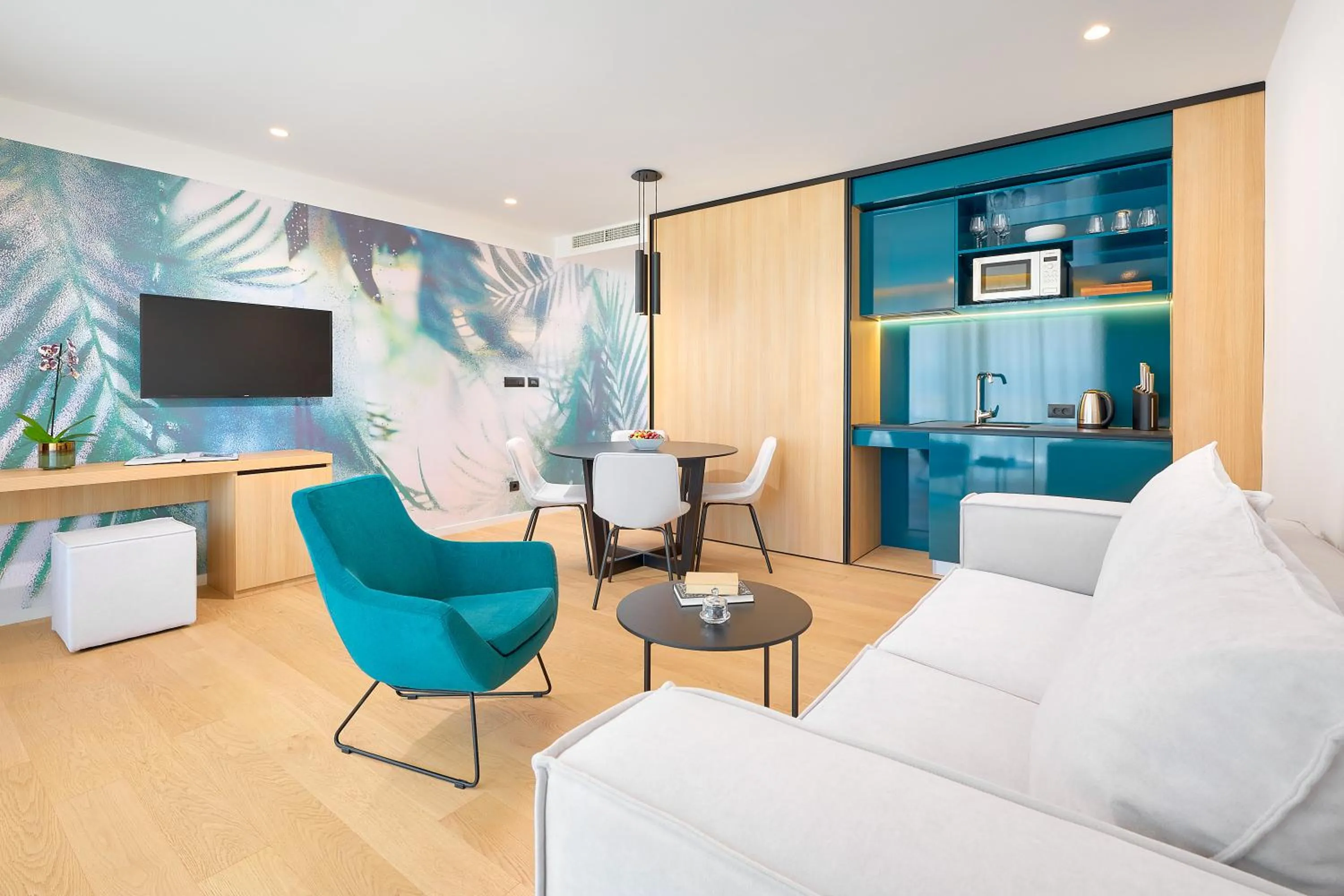 Living room in Amphora's Garden