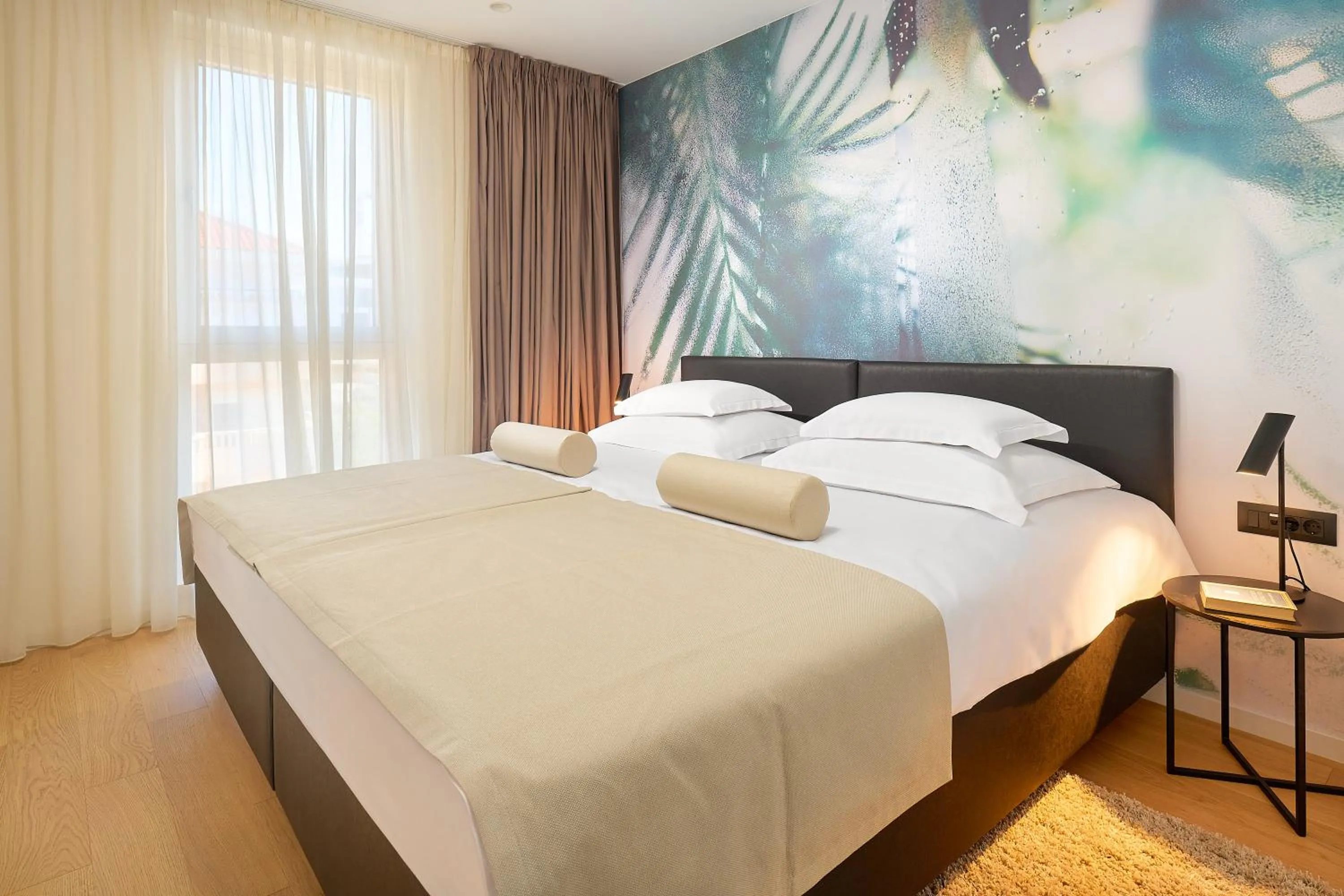 Bedroom, Bed in Amphora's Garden