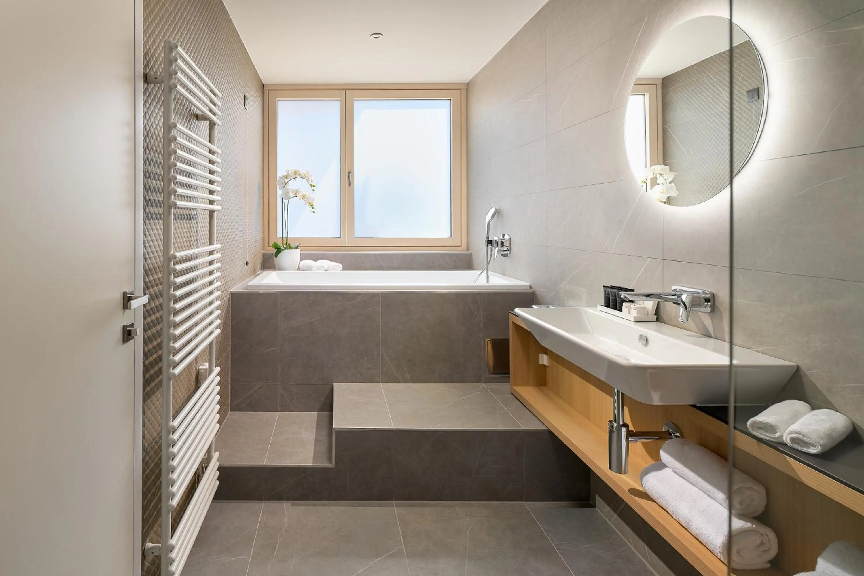 Bathroom in Amphora's Garden