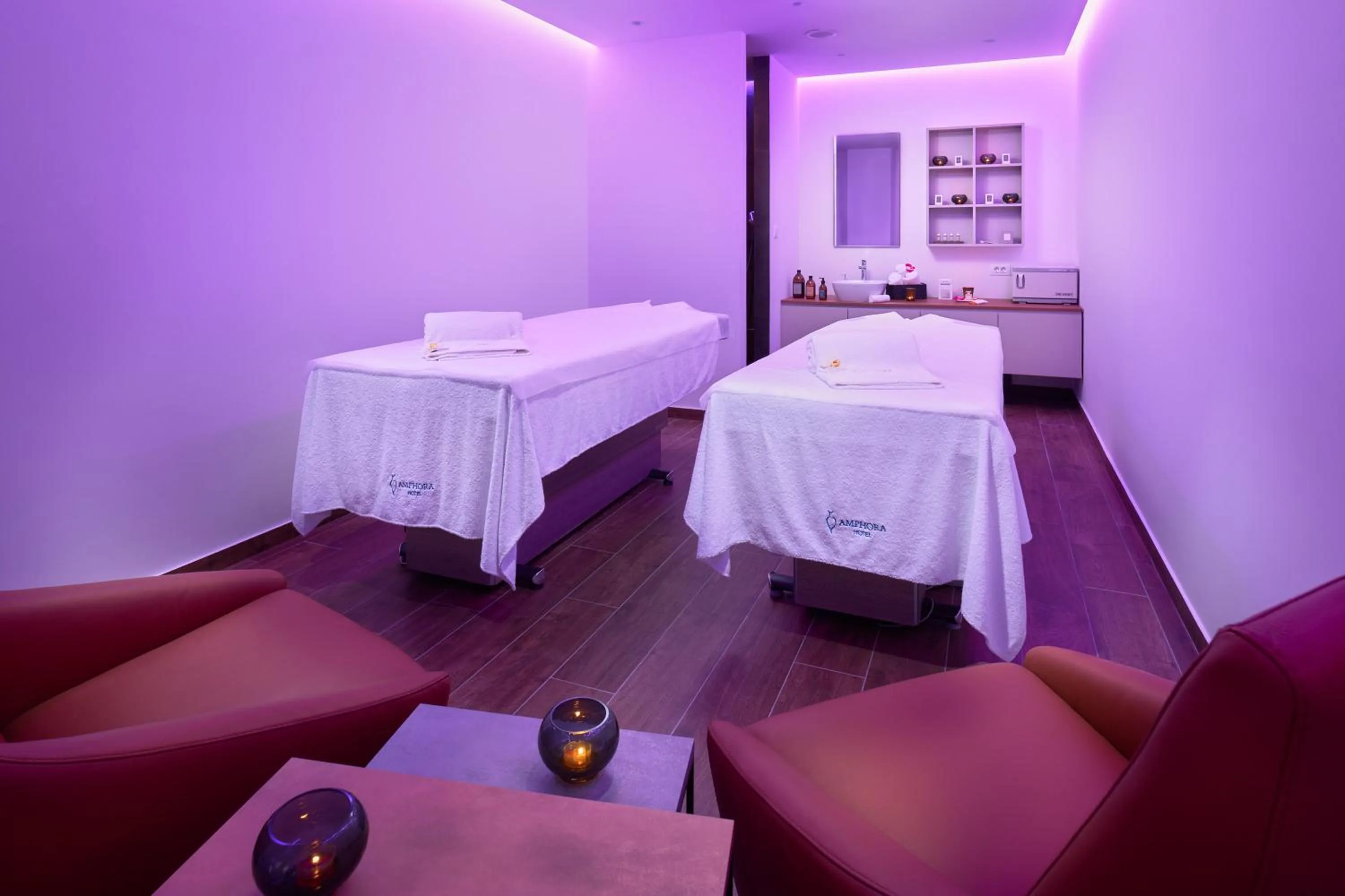 Massage in Amphora's Garden