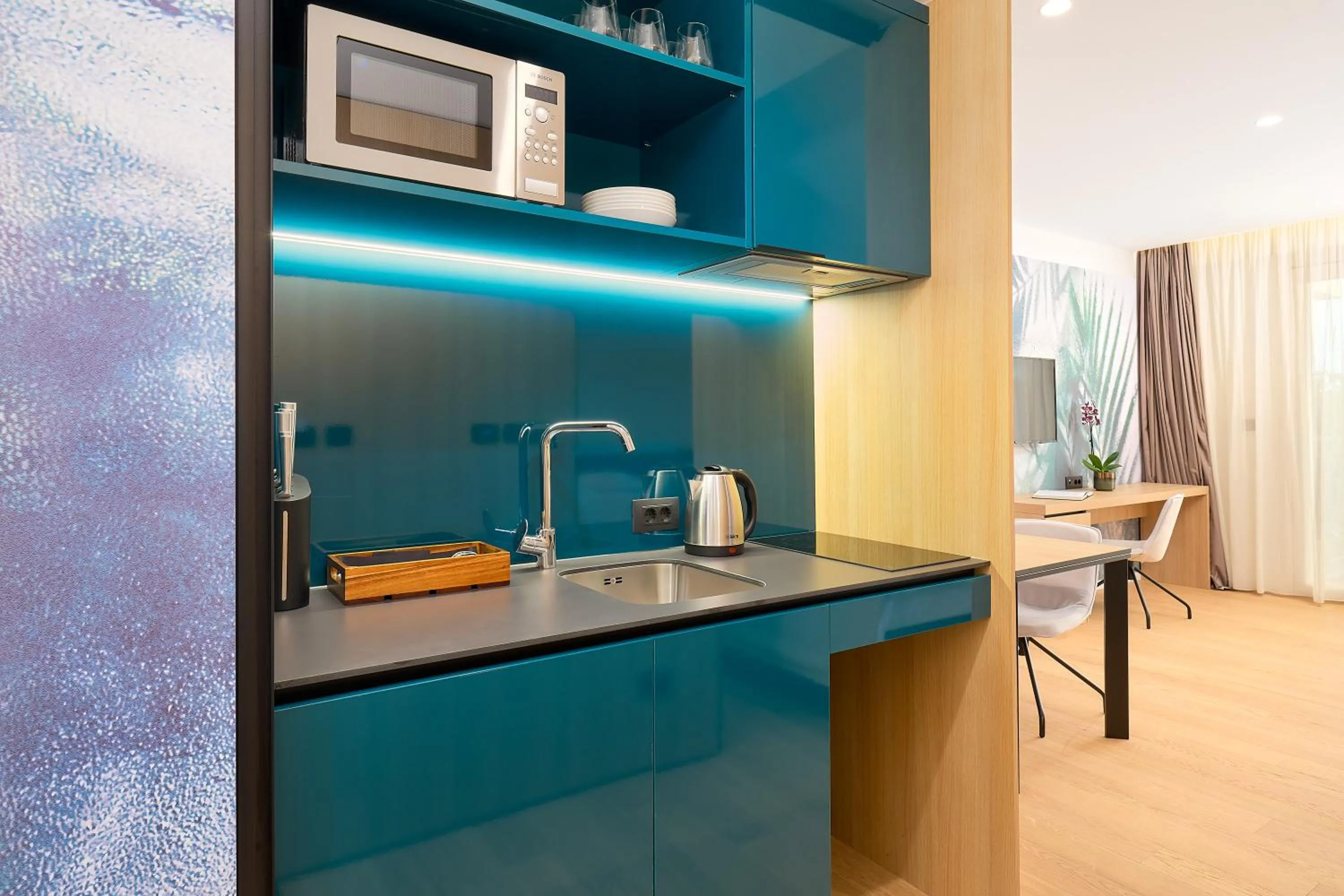 Kitchen or kitchenette in Amphora's Garden