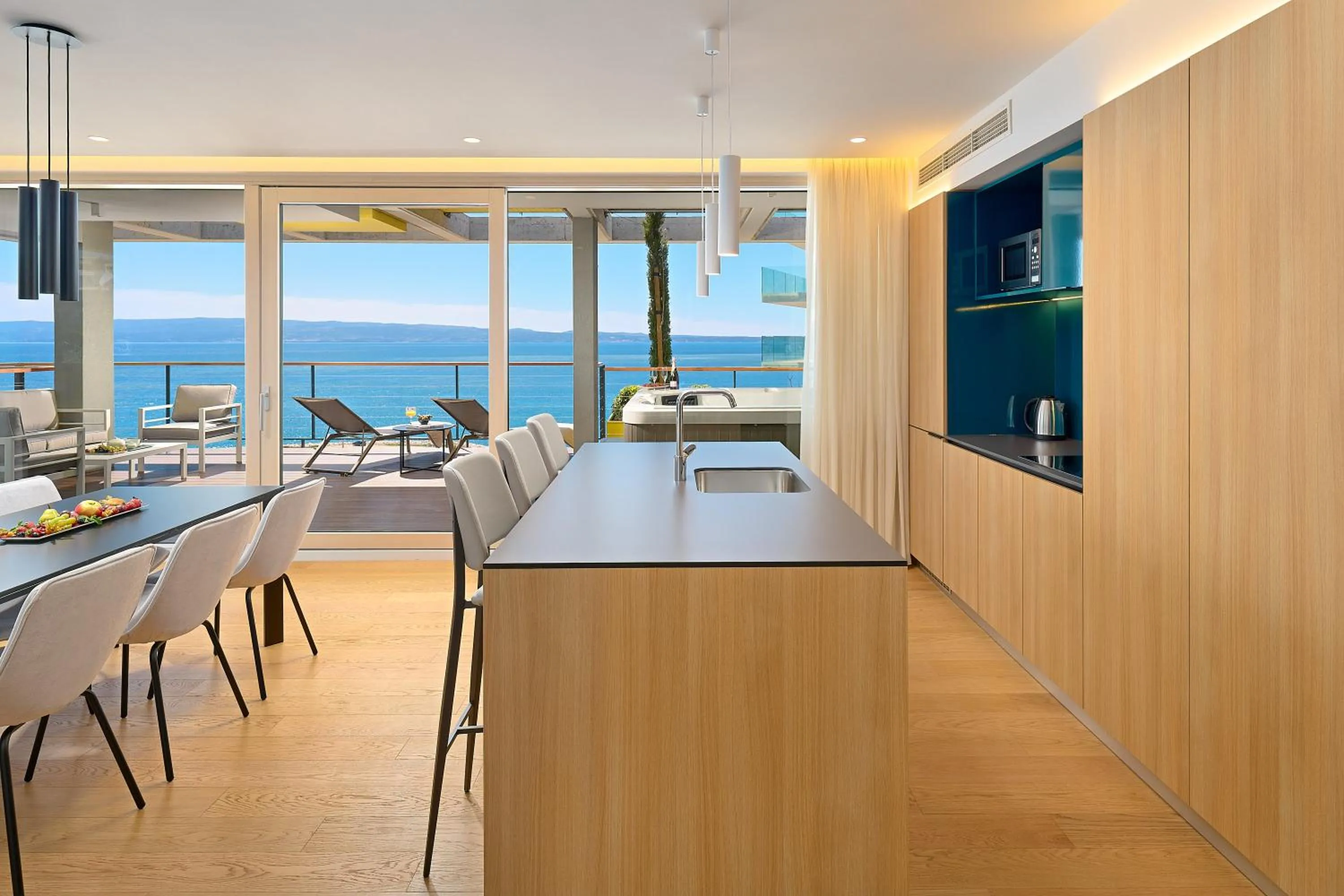 Sea view in Amphora's Garden