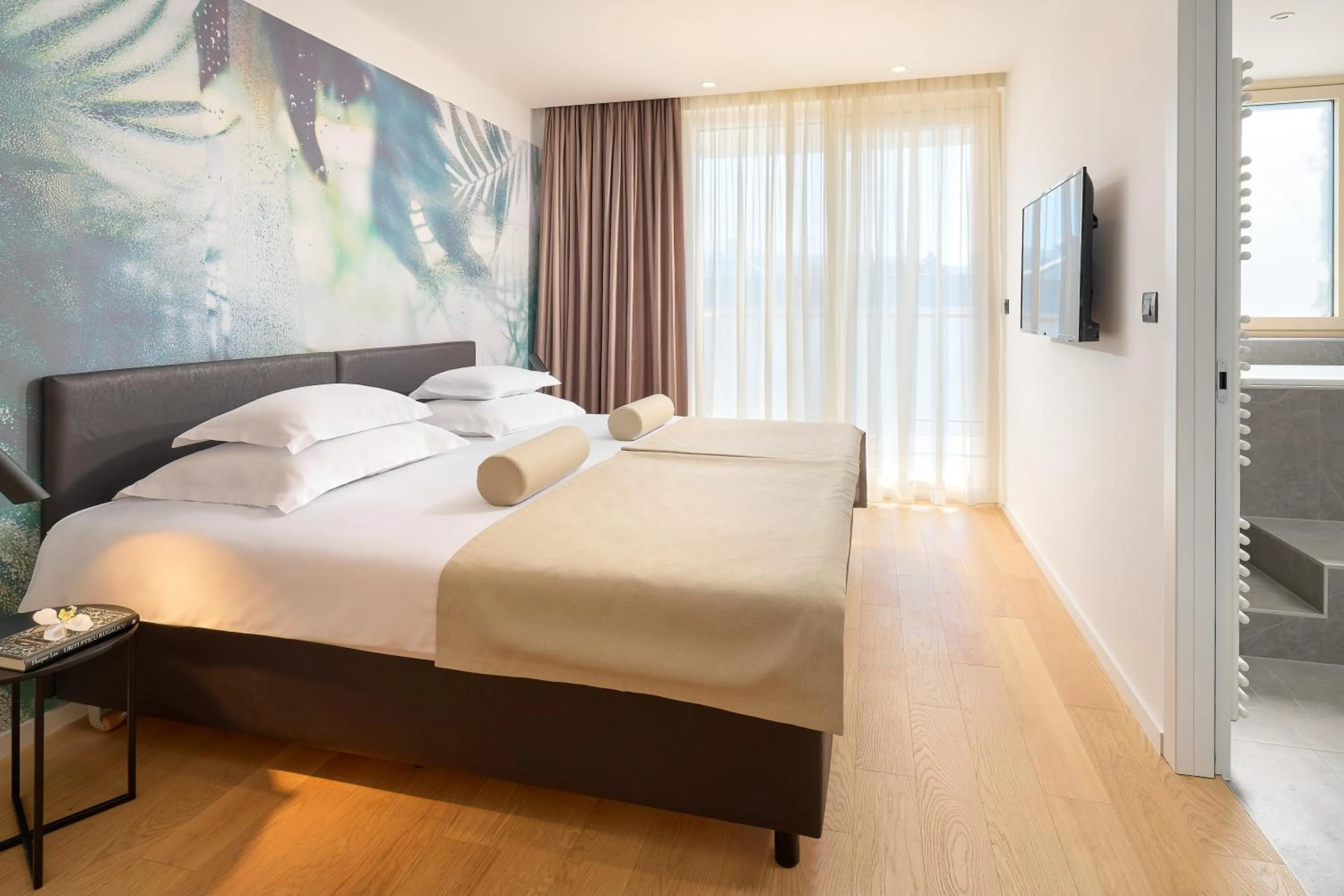 Bedroom, Bed in Amphora's Garden