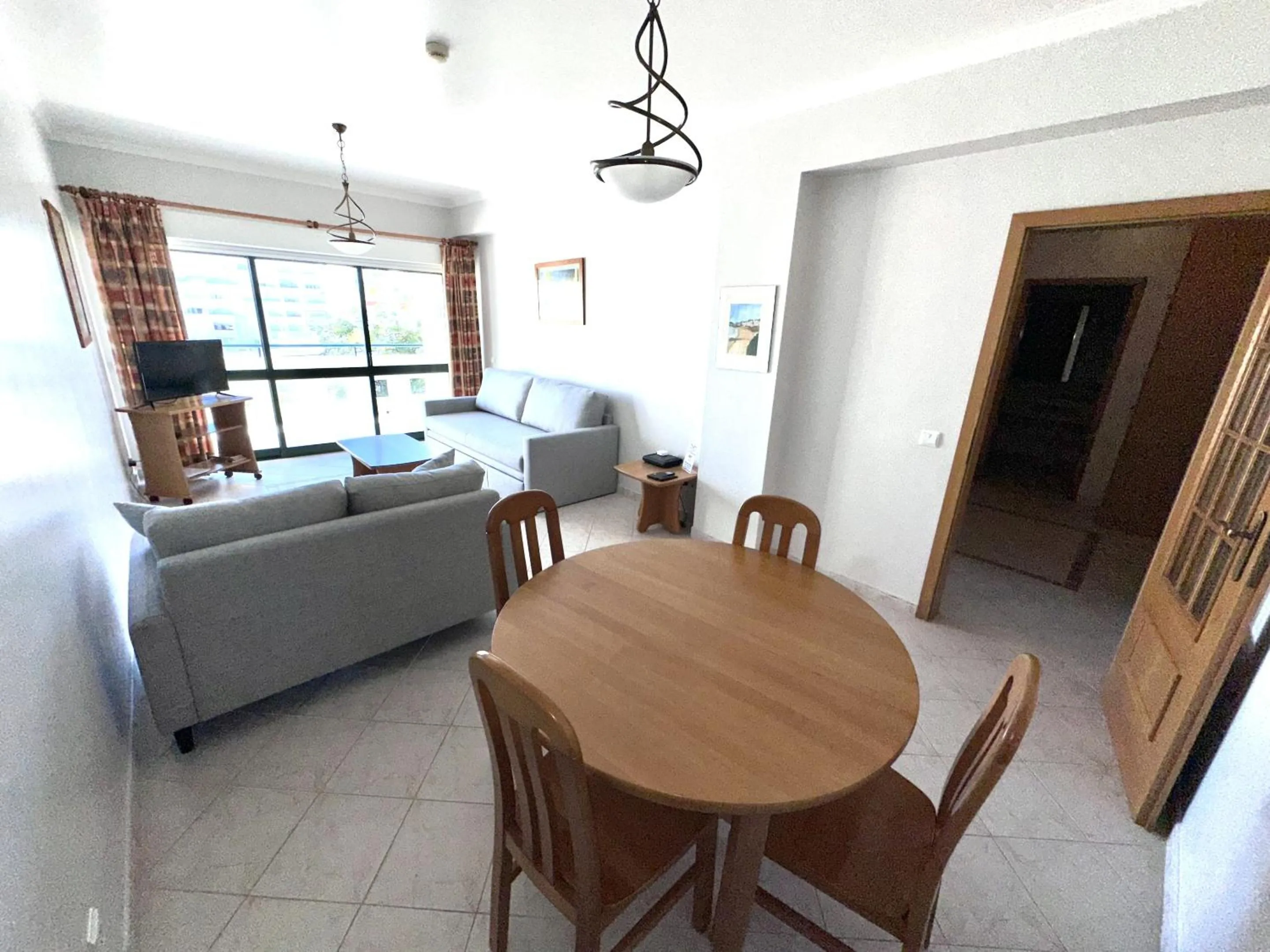 Dining area, Bed in BayView Albufeira
