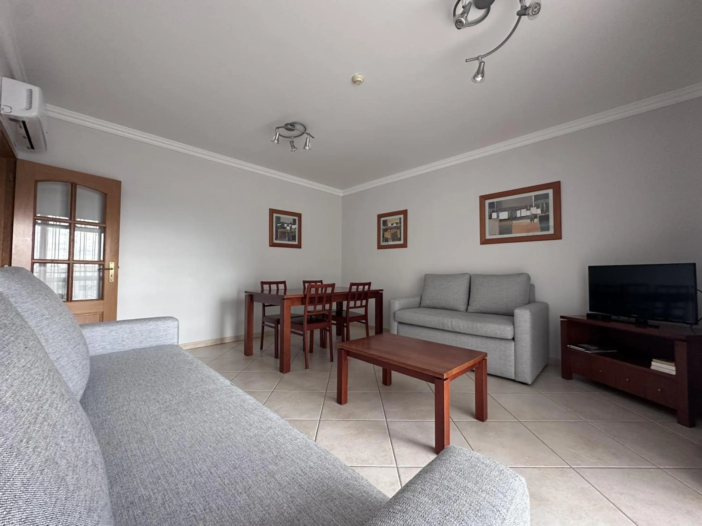 Dining area in BayView Albufeira
