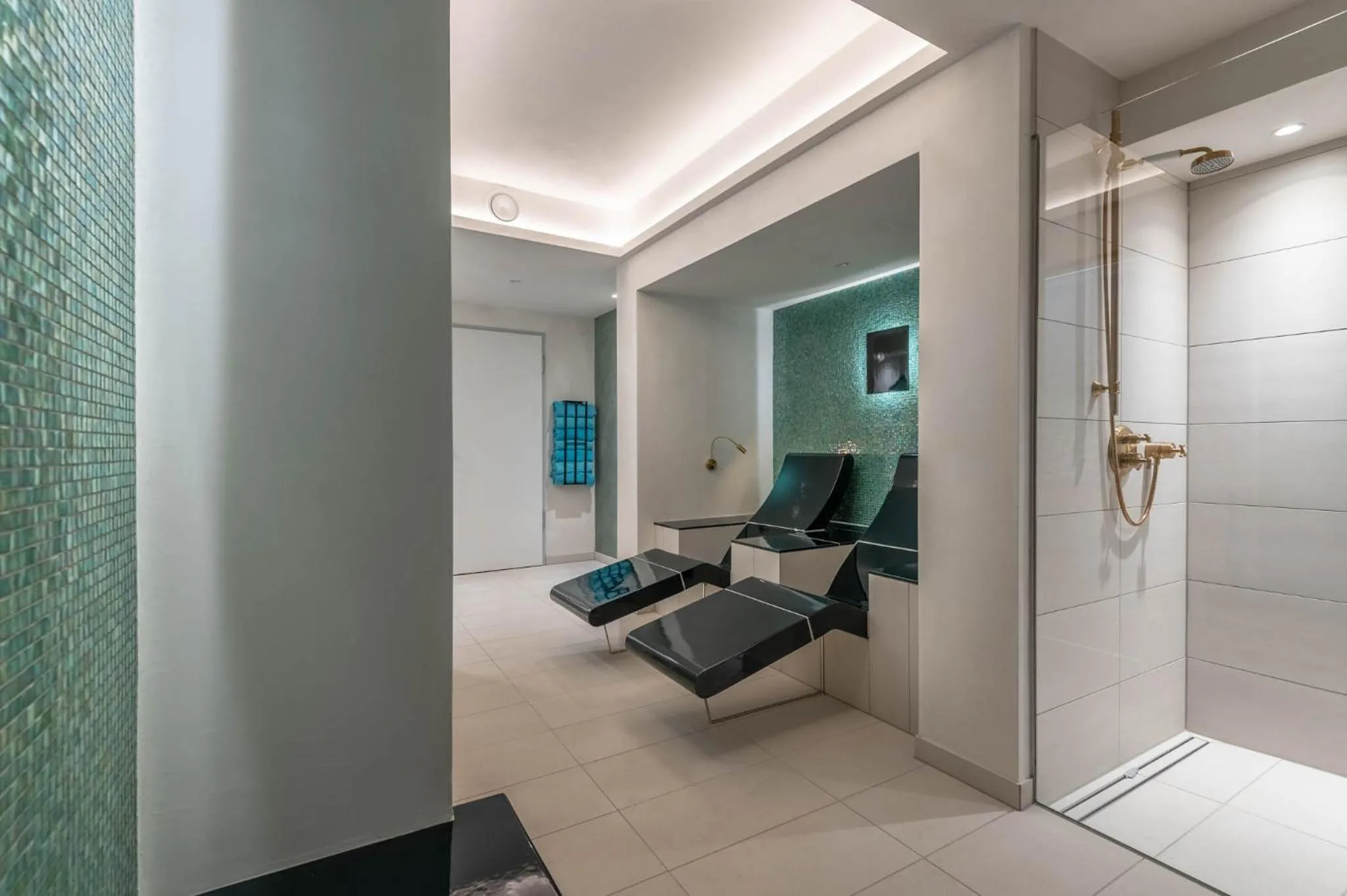 Steam room in Parkhotel Flora