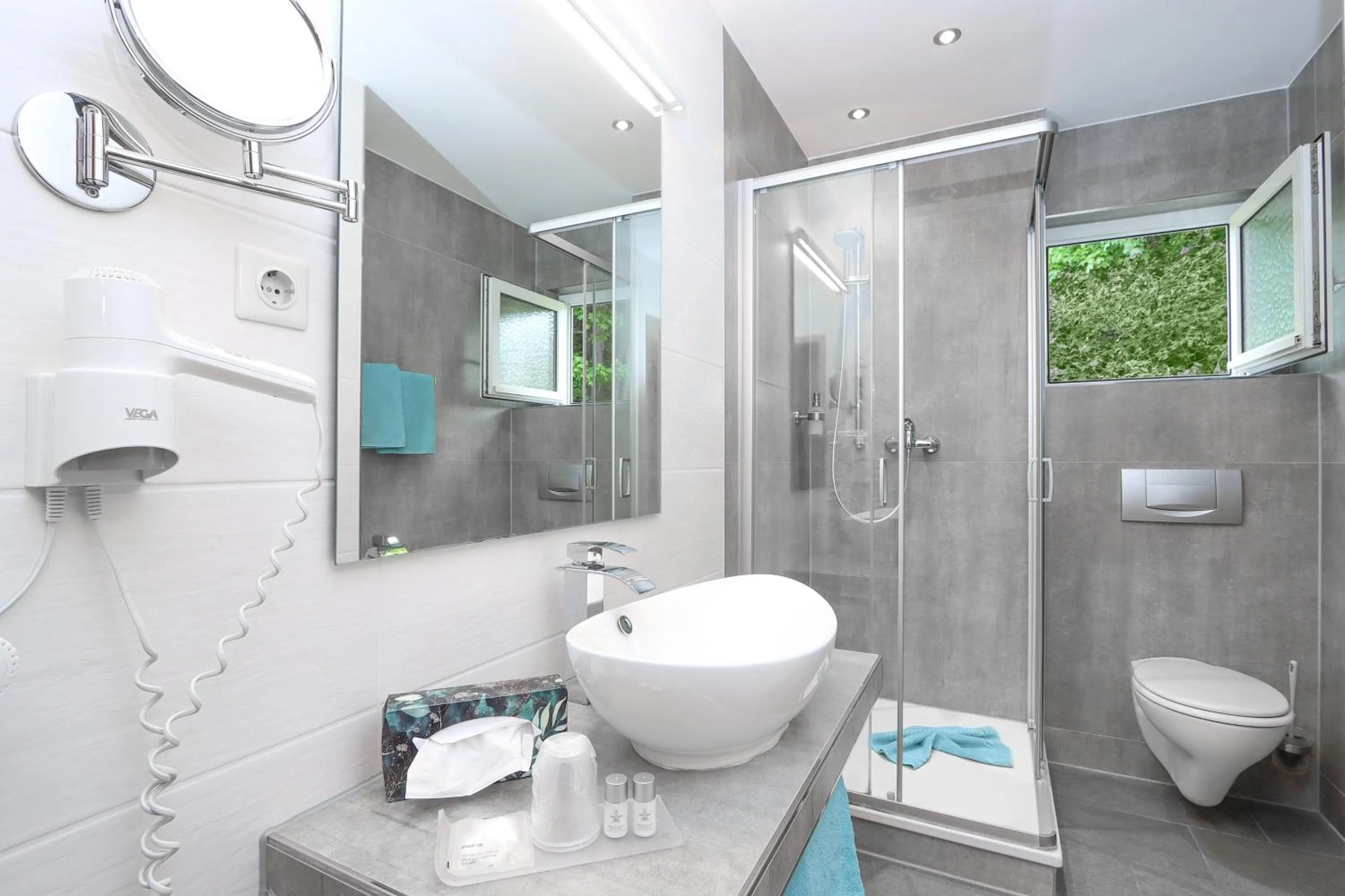 Bathroom in Parkhotel Flora