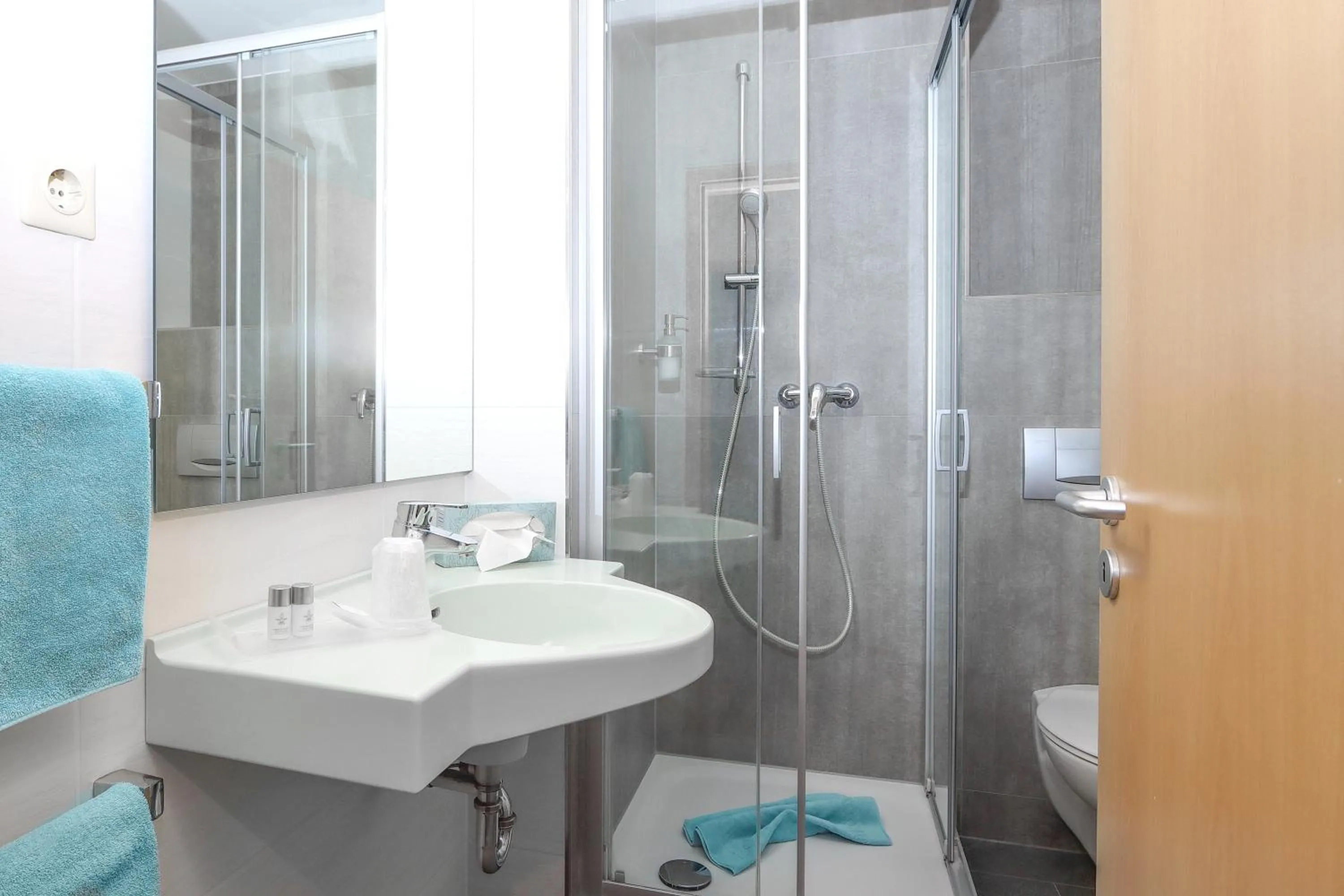 Bathroom in Parkhotel Flora