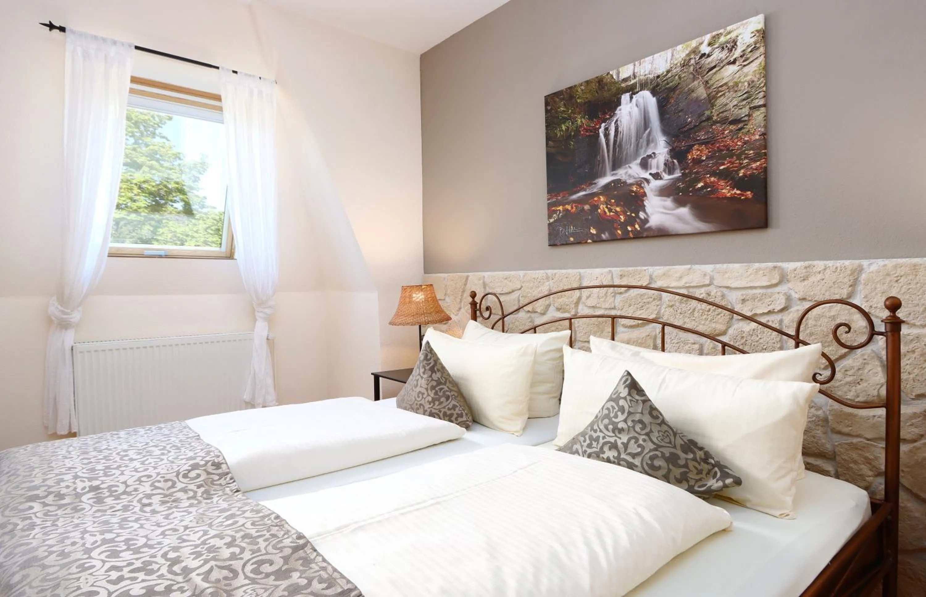 Bedroom, Bed in Parkhotel Flora