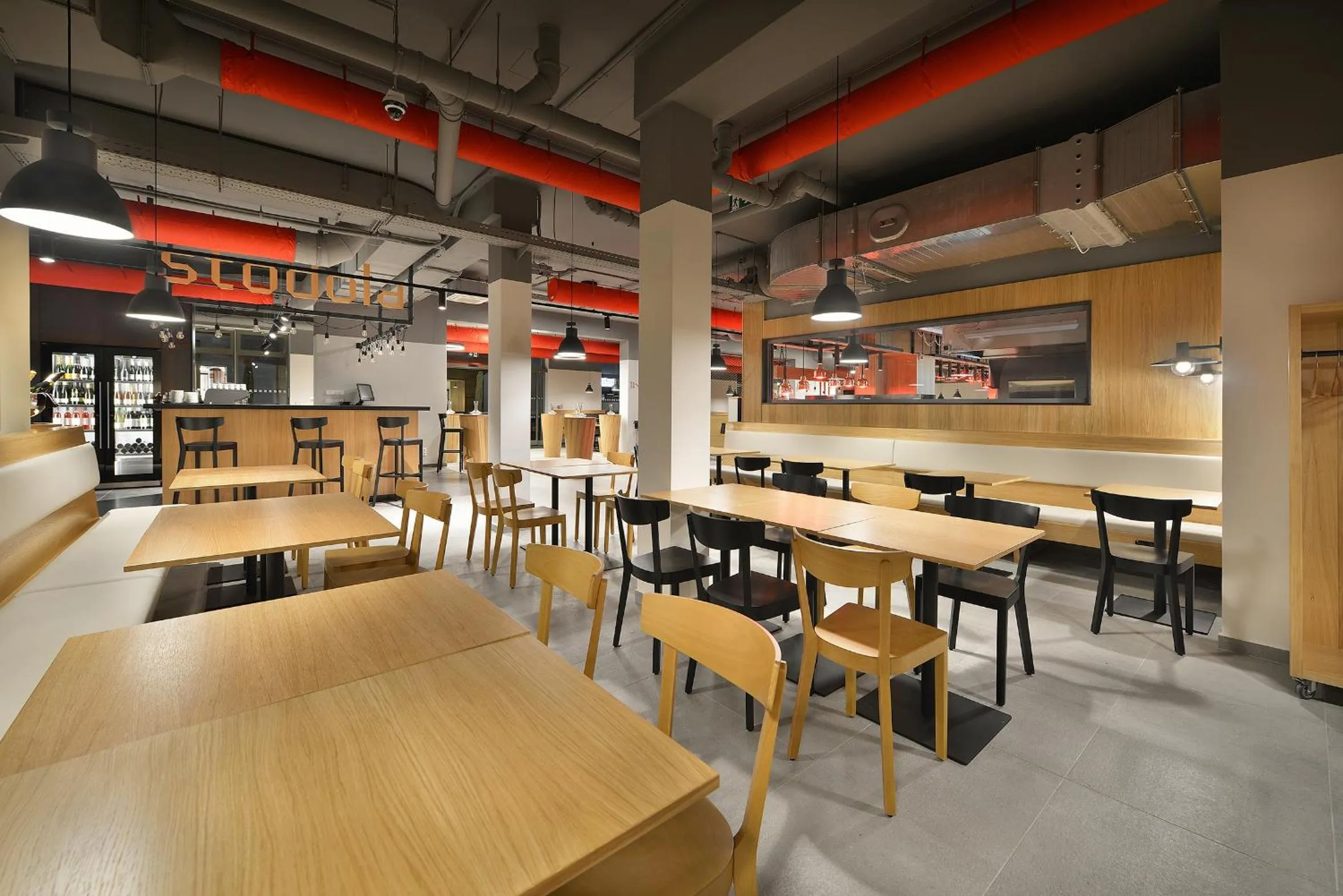 Restaurant/places to eat in Hotel Element