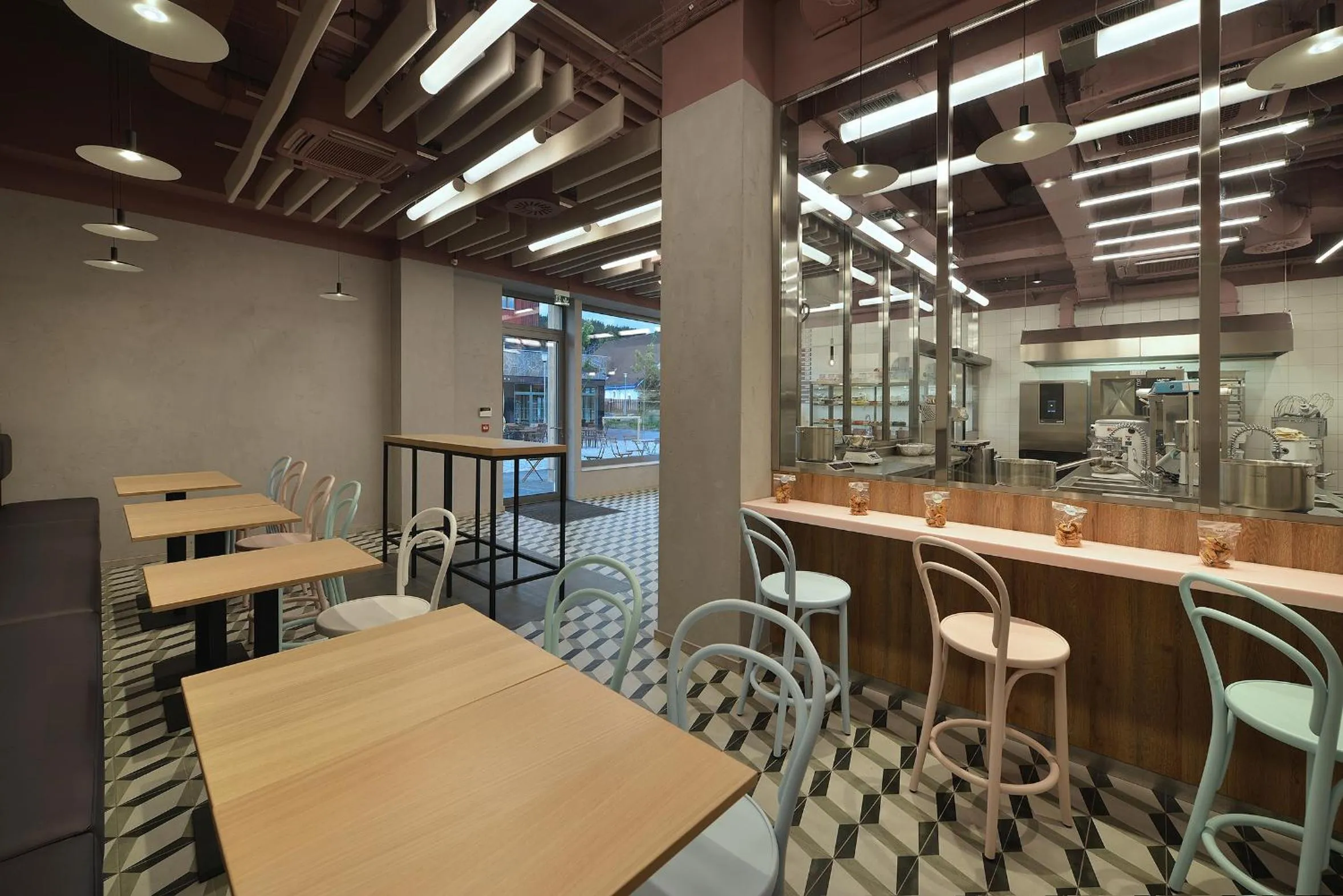 Restaurant/places to eat in Hotel Element