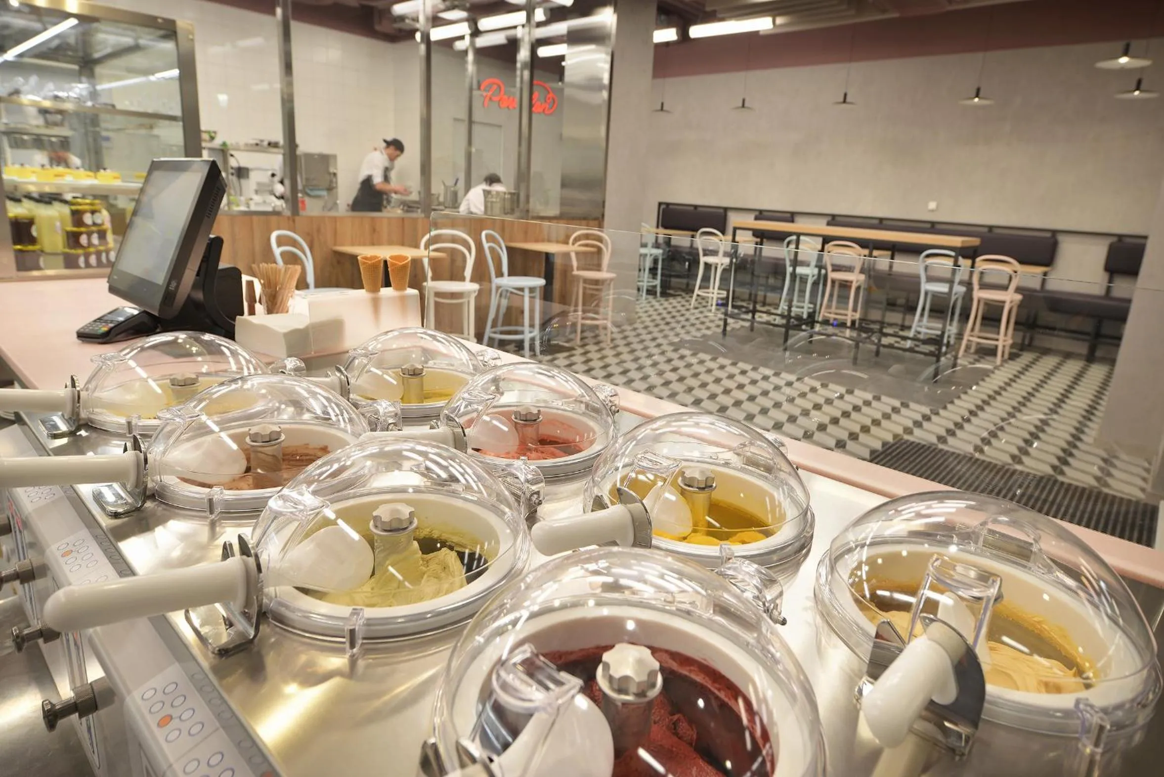 Restaurant/places to eat in Hotel Element