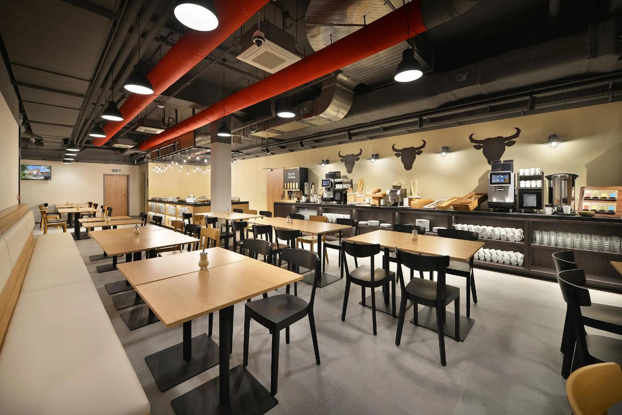 Restaurant/places to eat in Hotel Element