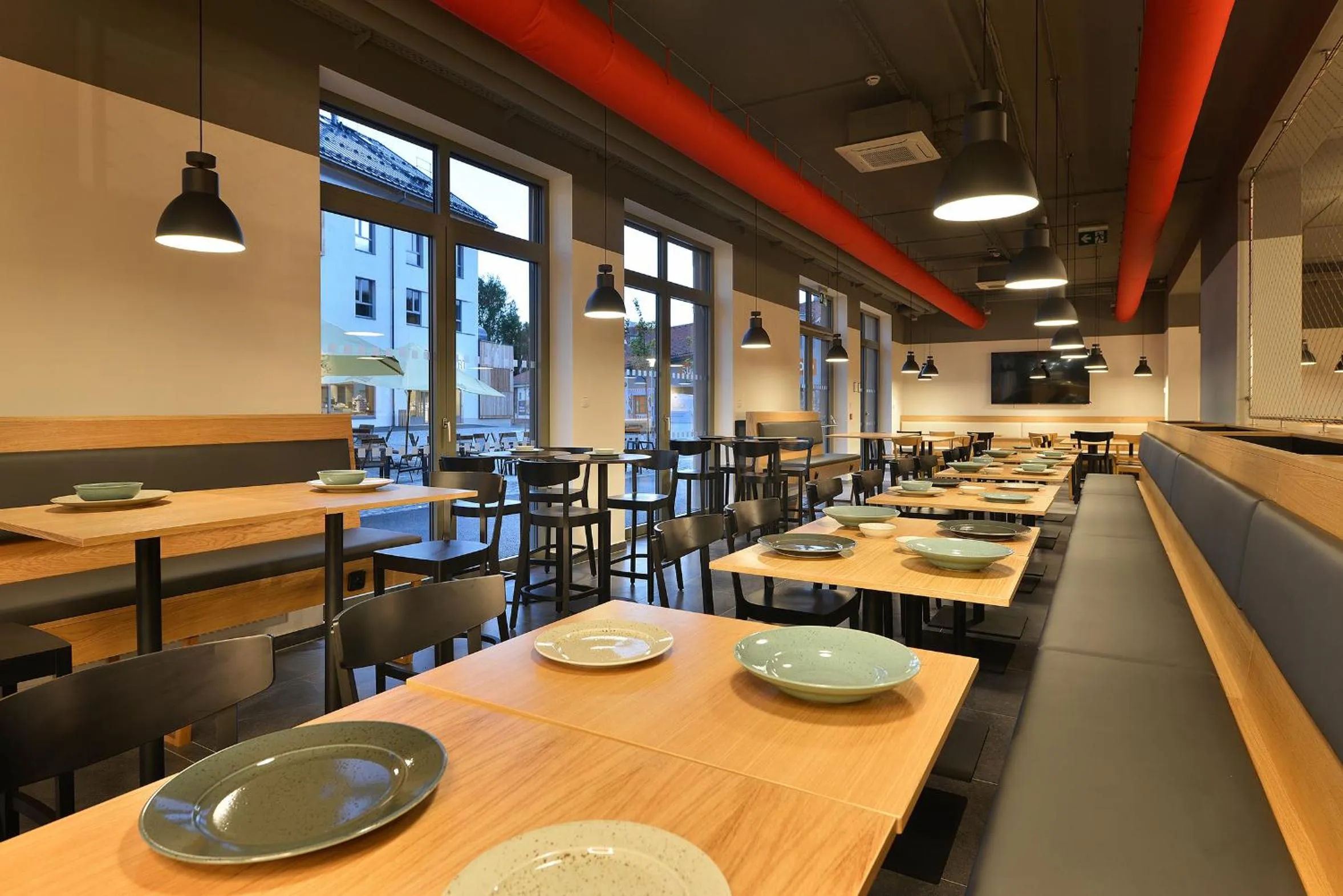 Restaurant/places to eat in Hotel Element