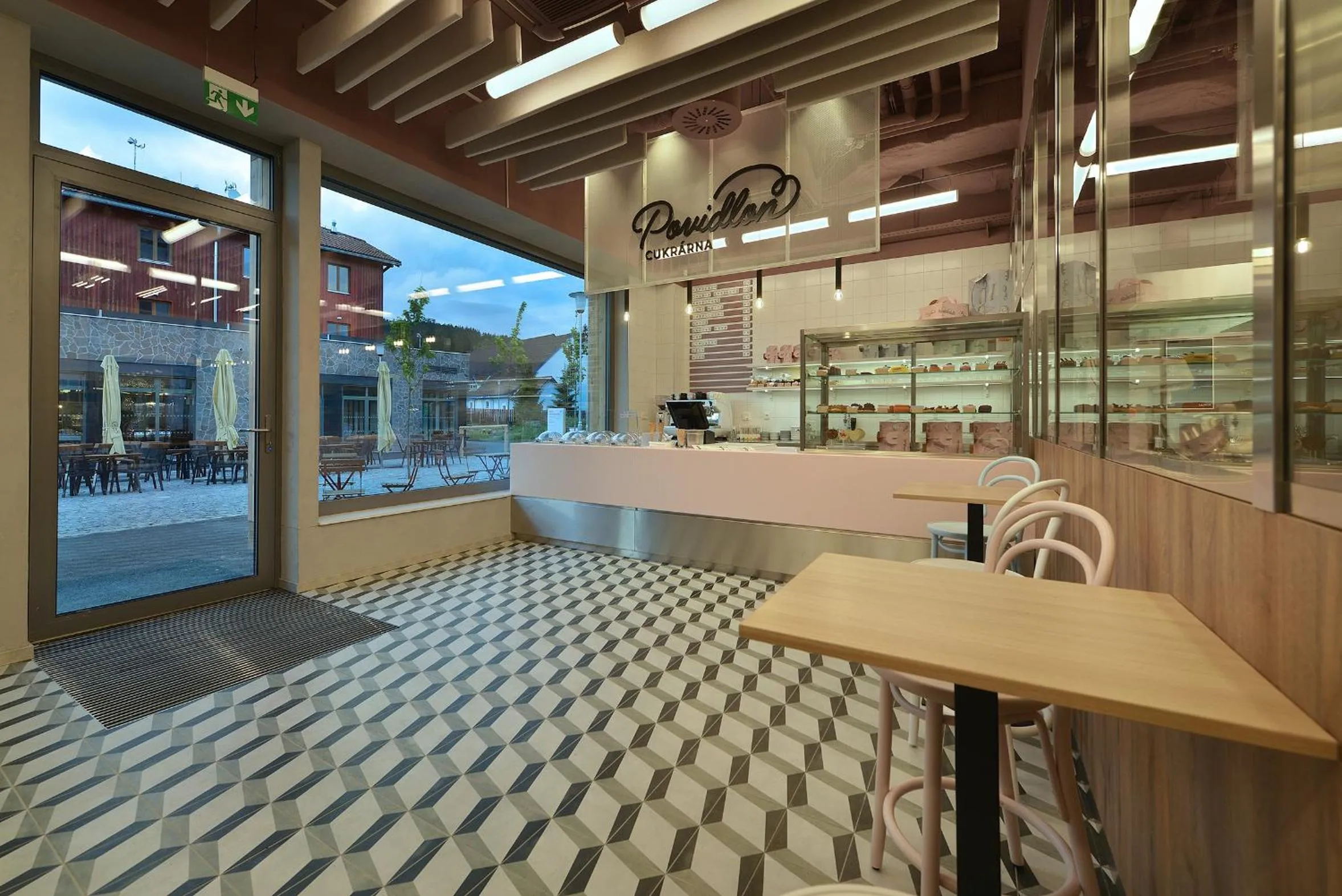 Restaurant/places to eat in Hotel Element