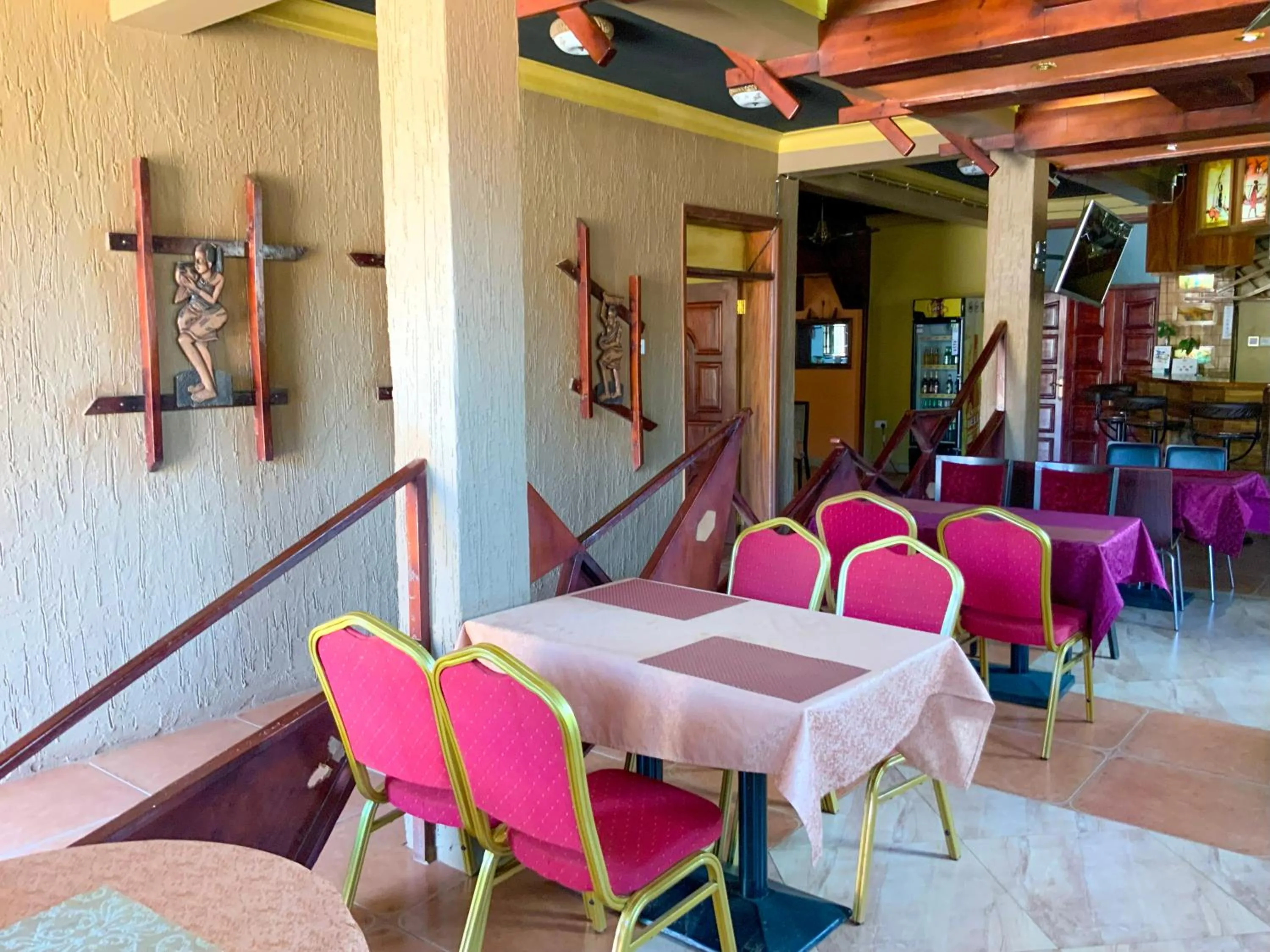 Restaurant/places to eat in Hendo Hotel